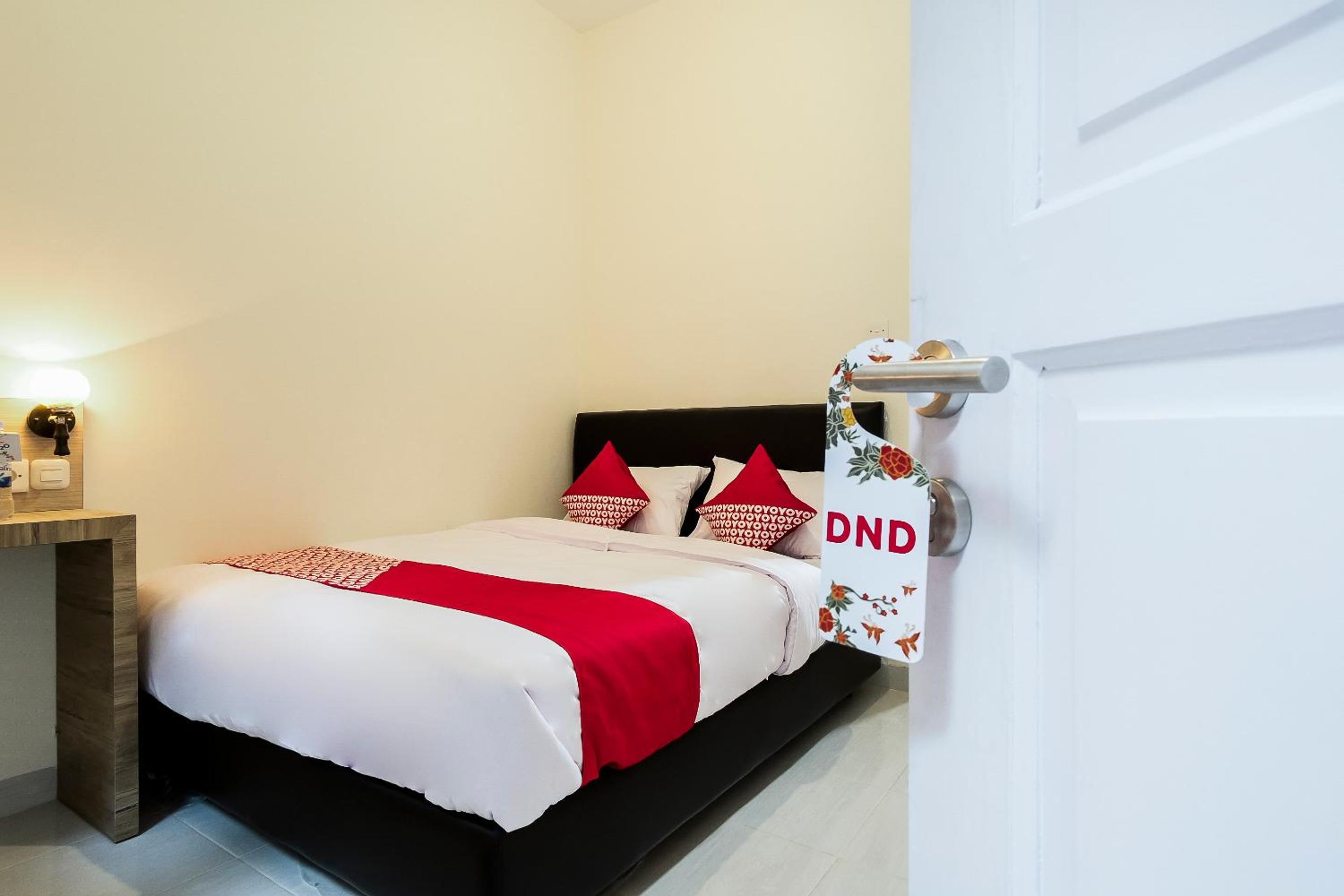 Standard Double Room - Photo 11