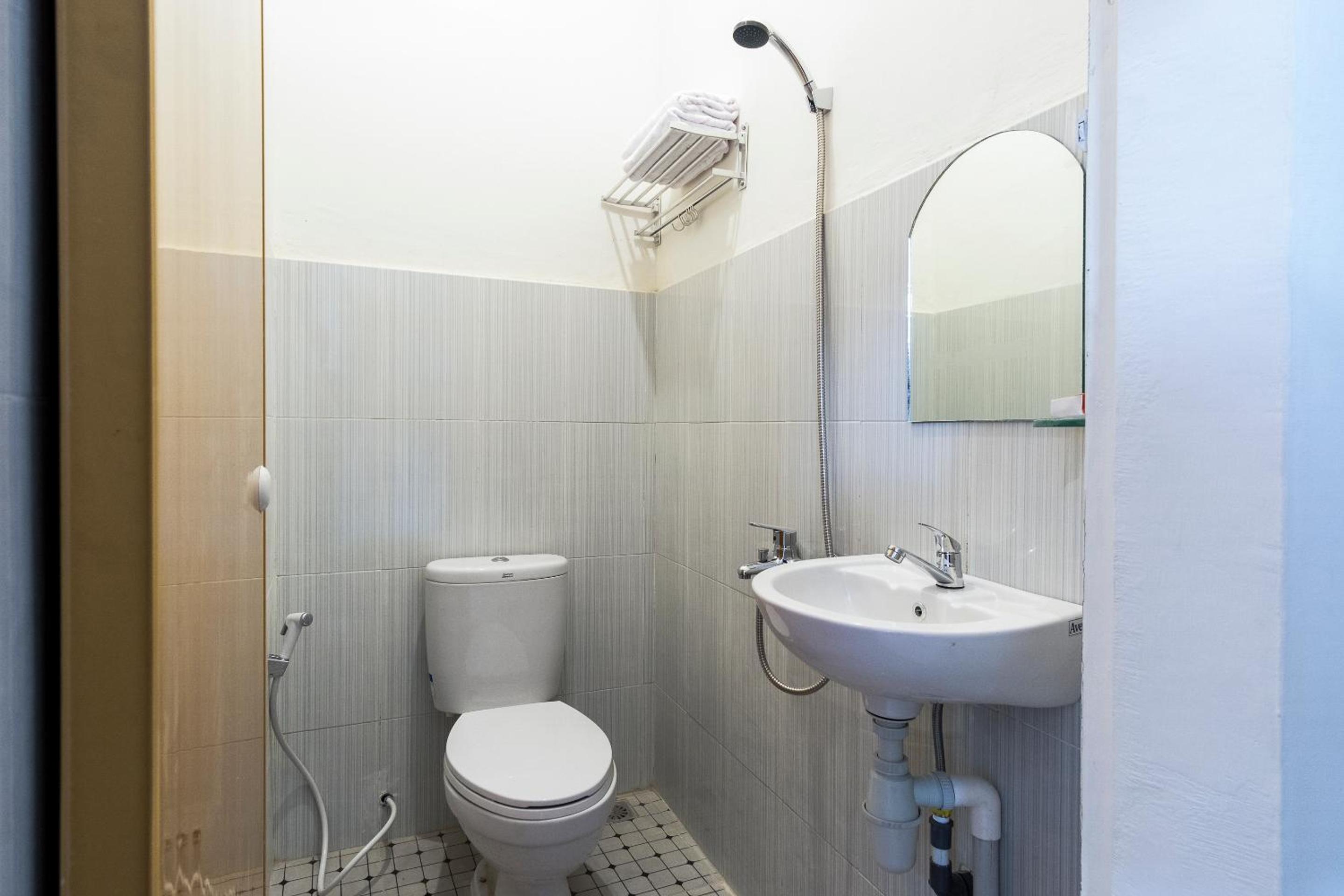 Standard Twin Room - Photo 2