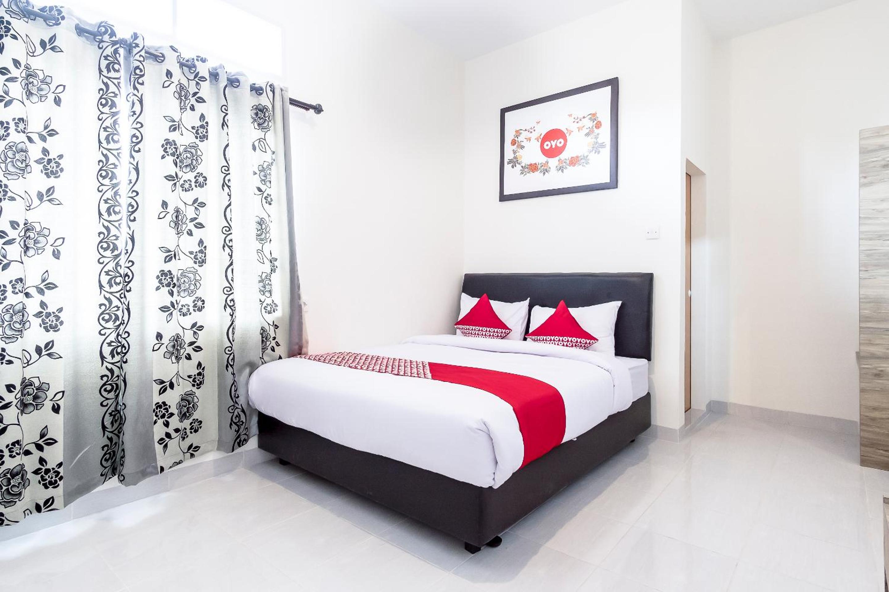 Deluxe Suite - Photo 12