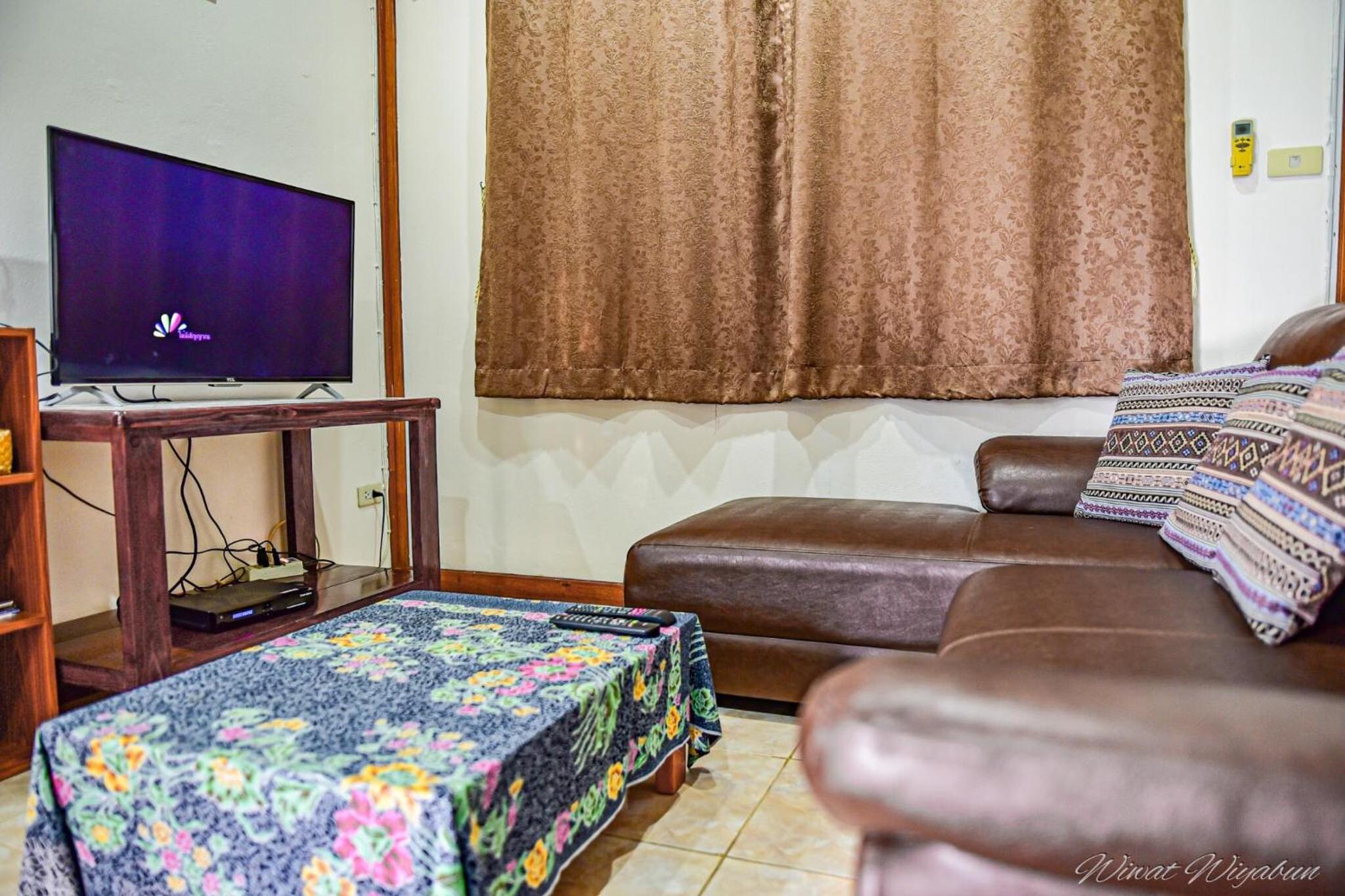 Family Bungalow - Photo 6