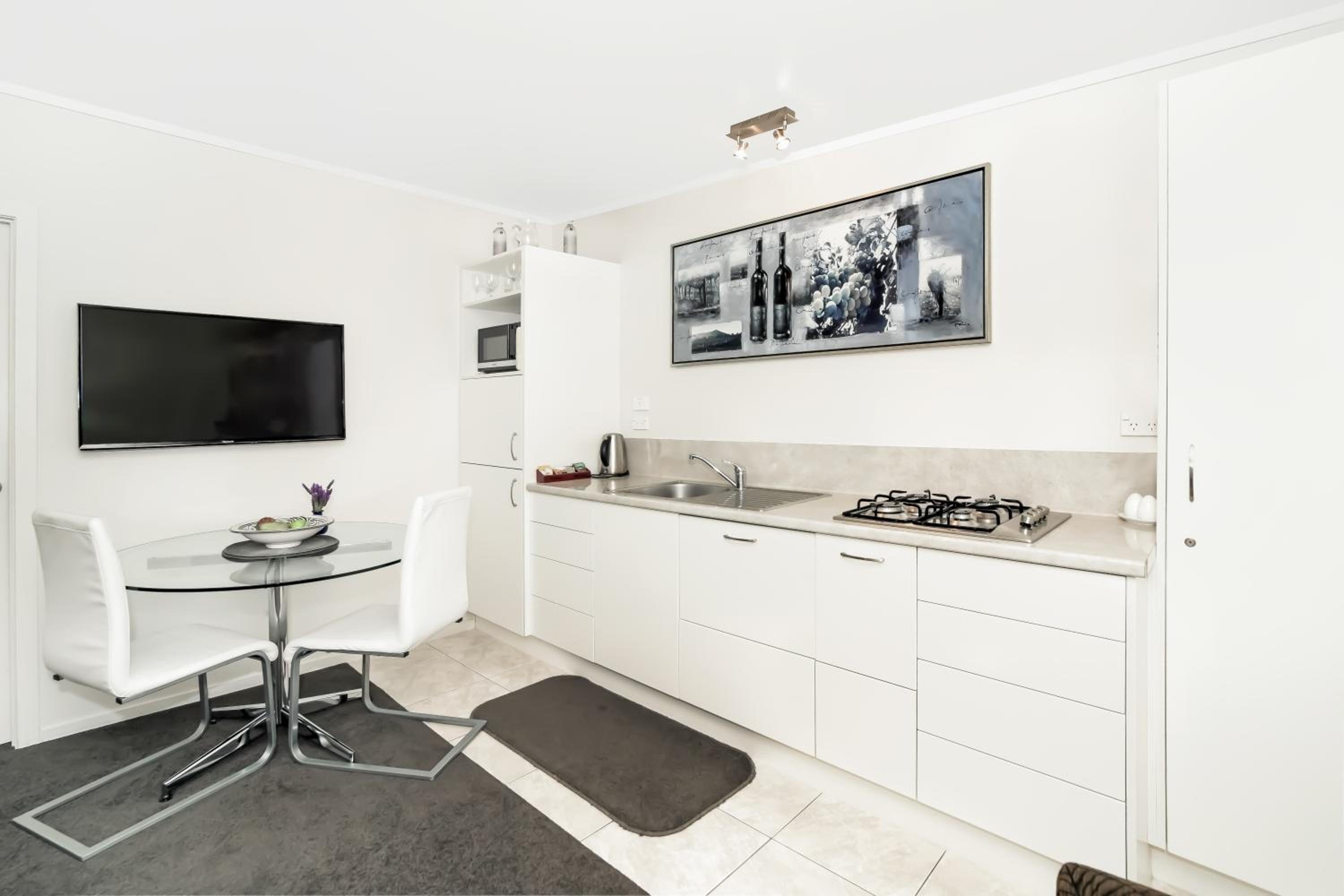 One-Bedroom Apartment - Photo 5