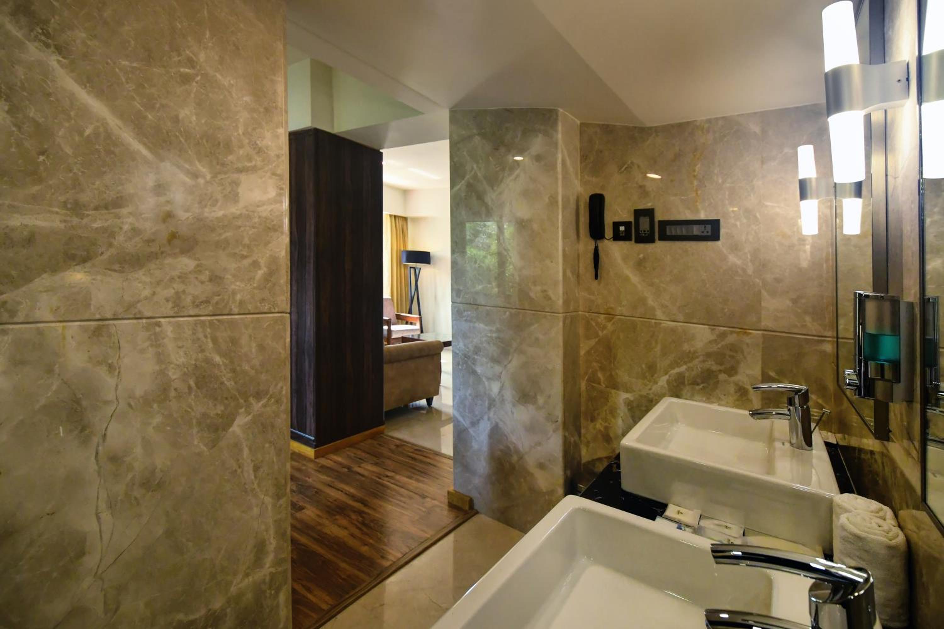 Suite  (Pay 2500 INR plus tax for Extra person or child above 7 years at the property)) - Photo 5
