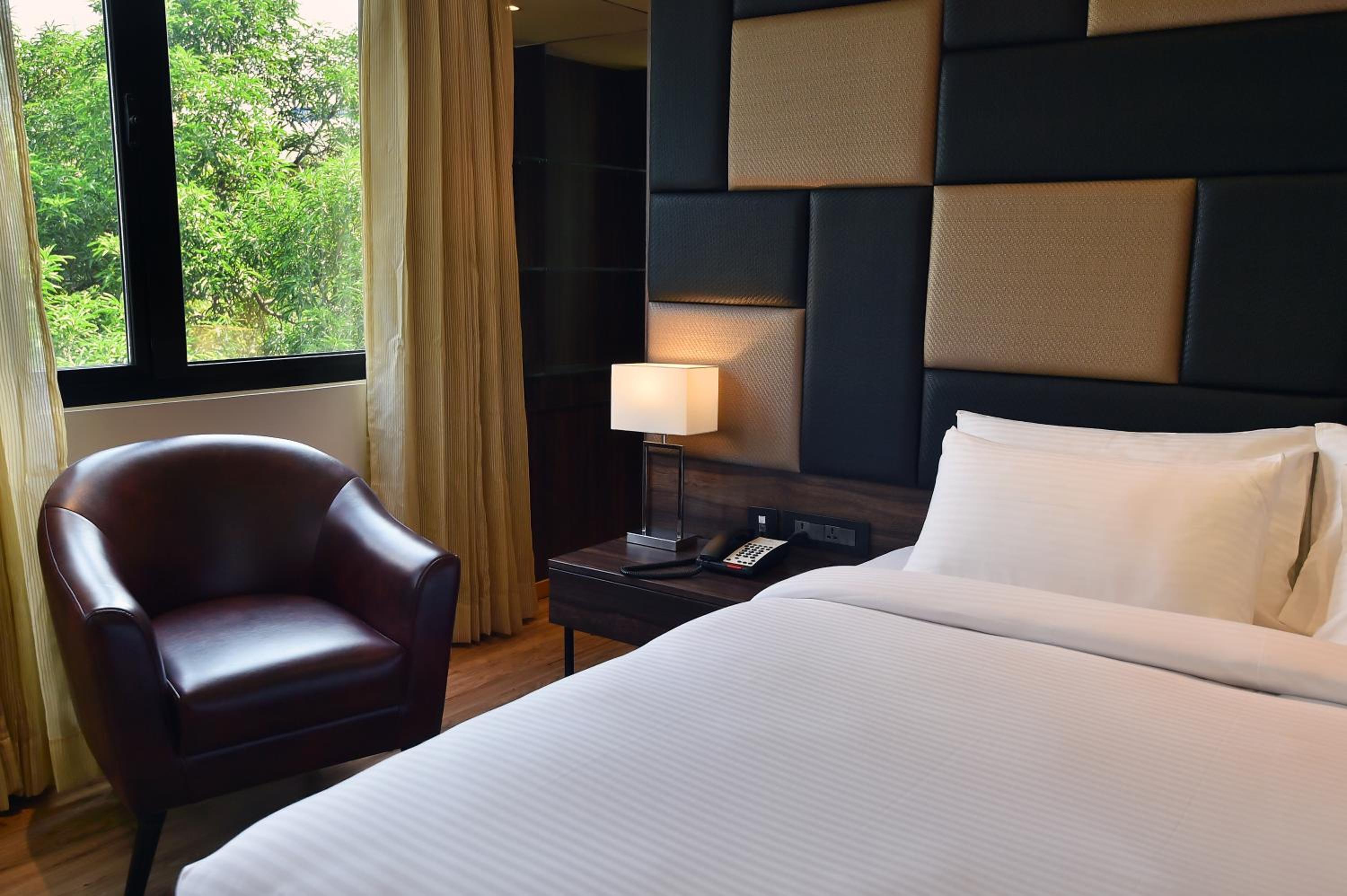 Suite  (Pay 2500 INR plus tax for Extra person or child above 7 years at the property)) - Photo 3