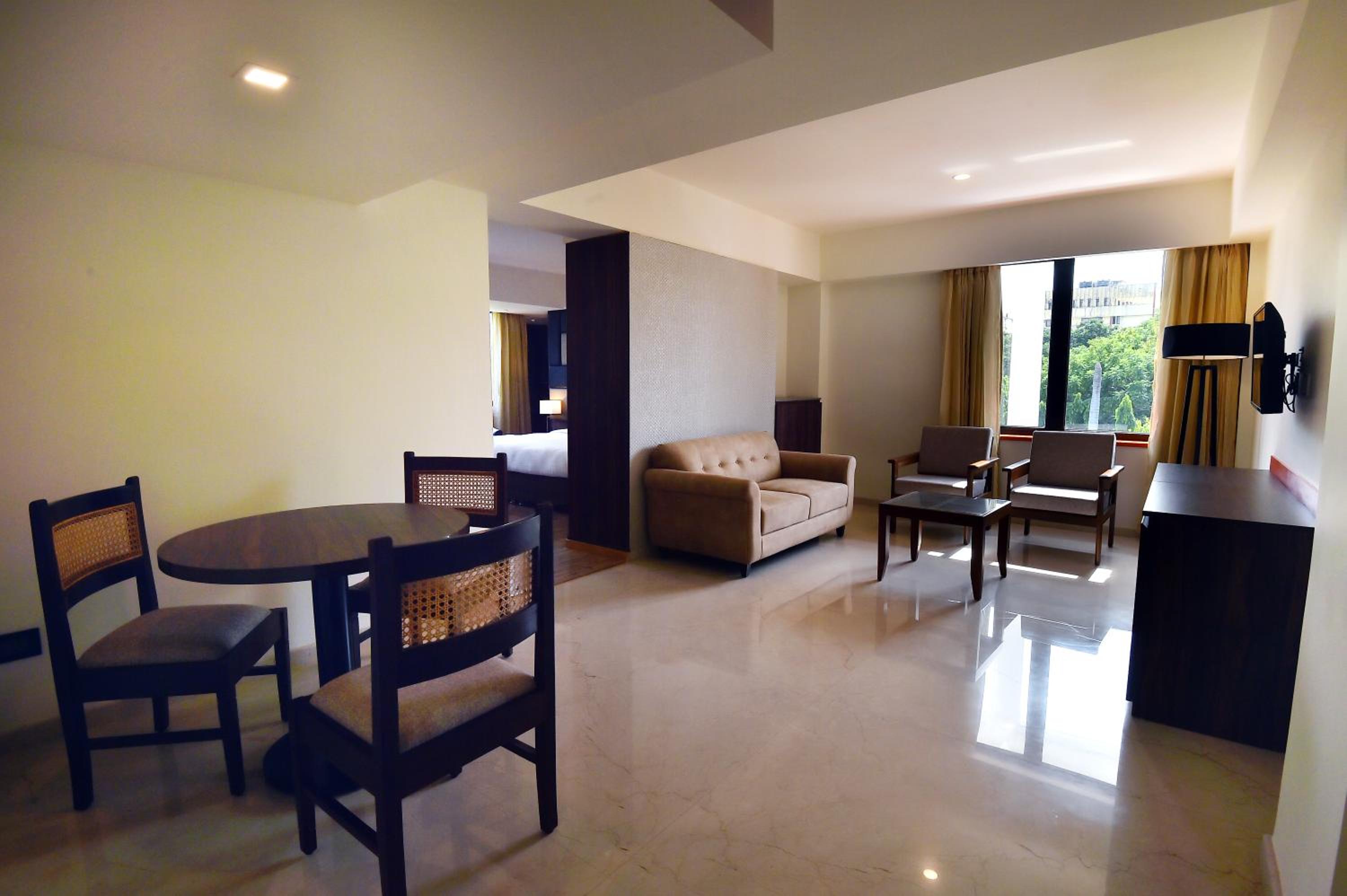 Suite  (Pay 2500 INR plus tax for Extra person or child above 7 years at the property)) - Photo 2