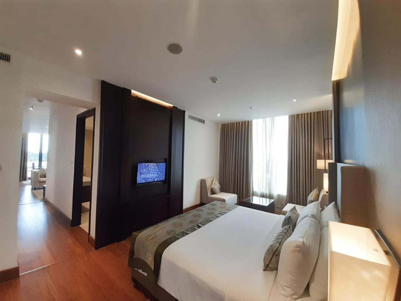 Vivanta Suite Including Both Way Airport Transfers - Photo 3