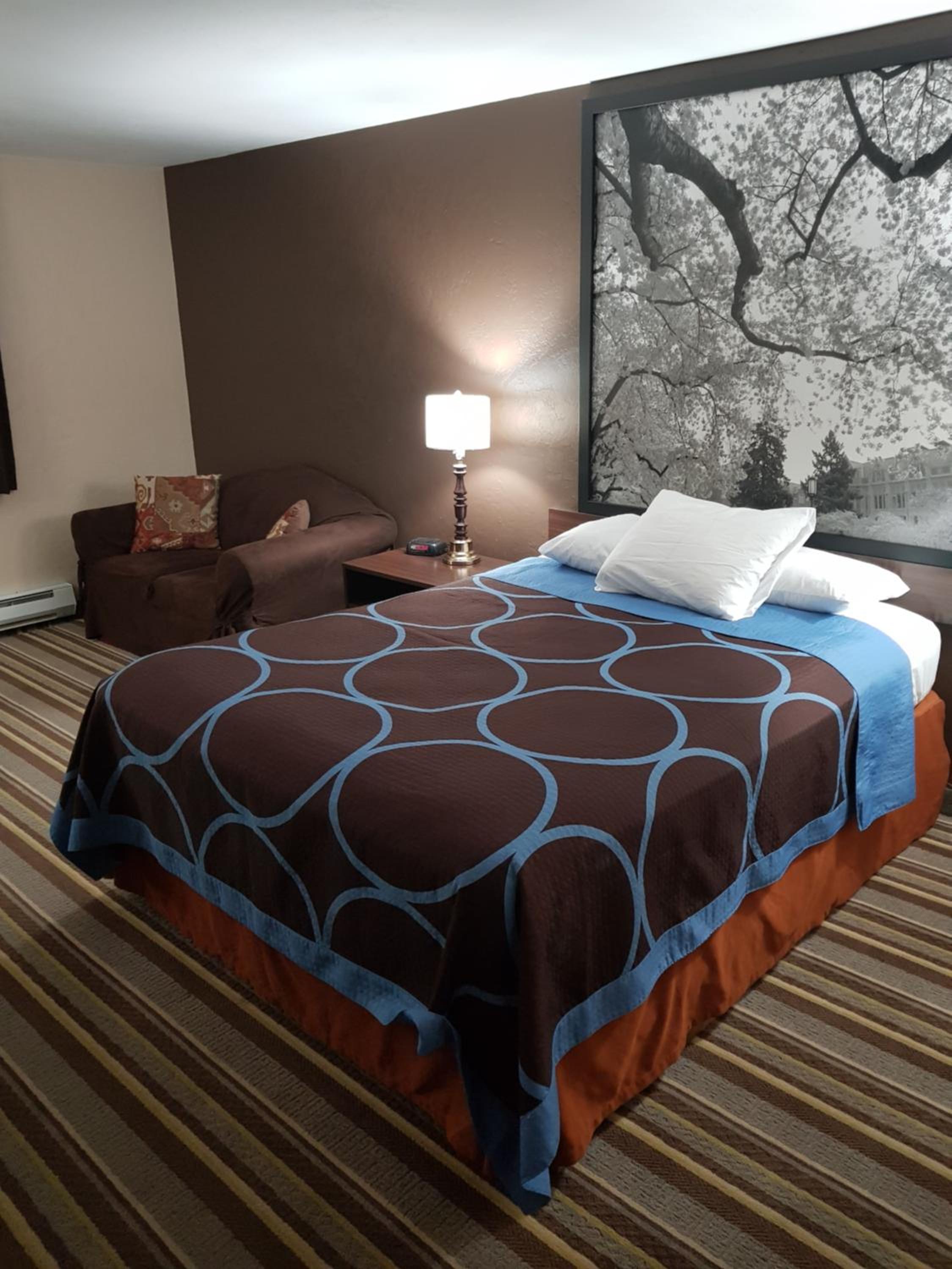 King Room - Non-Smoking - Photo 1