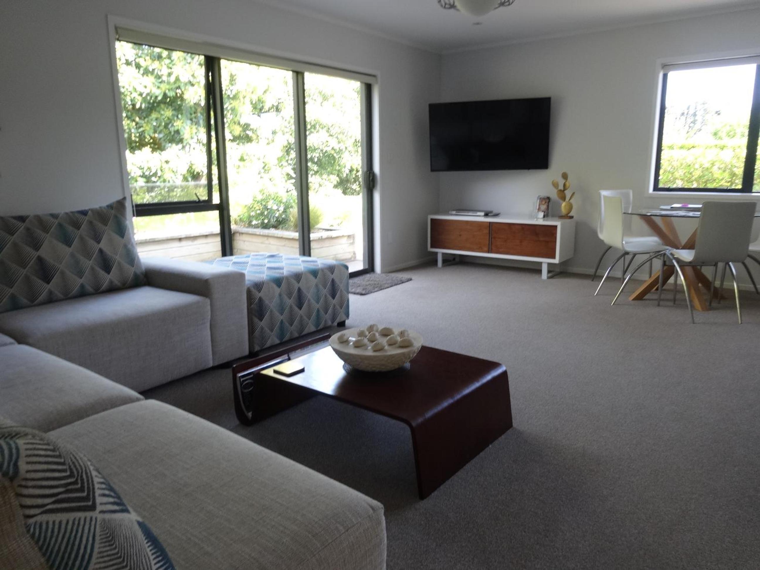 Family Bungalow - Photo 1