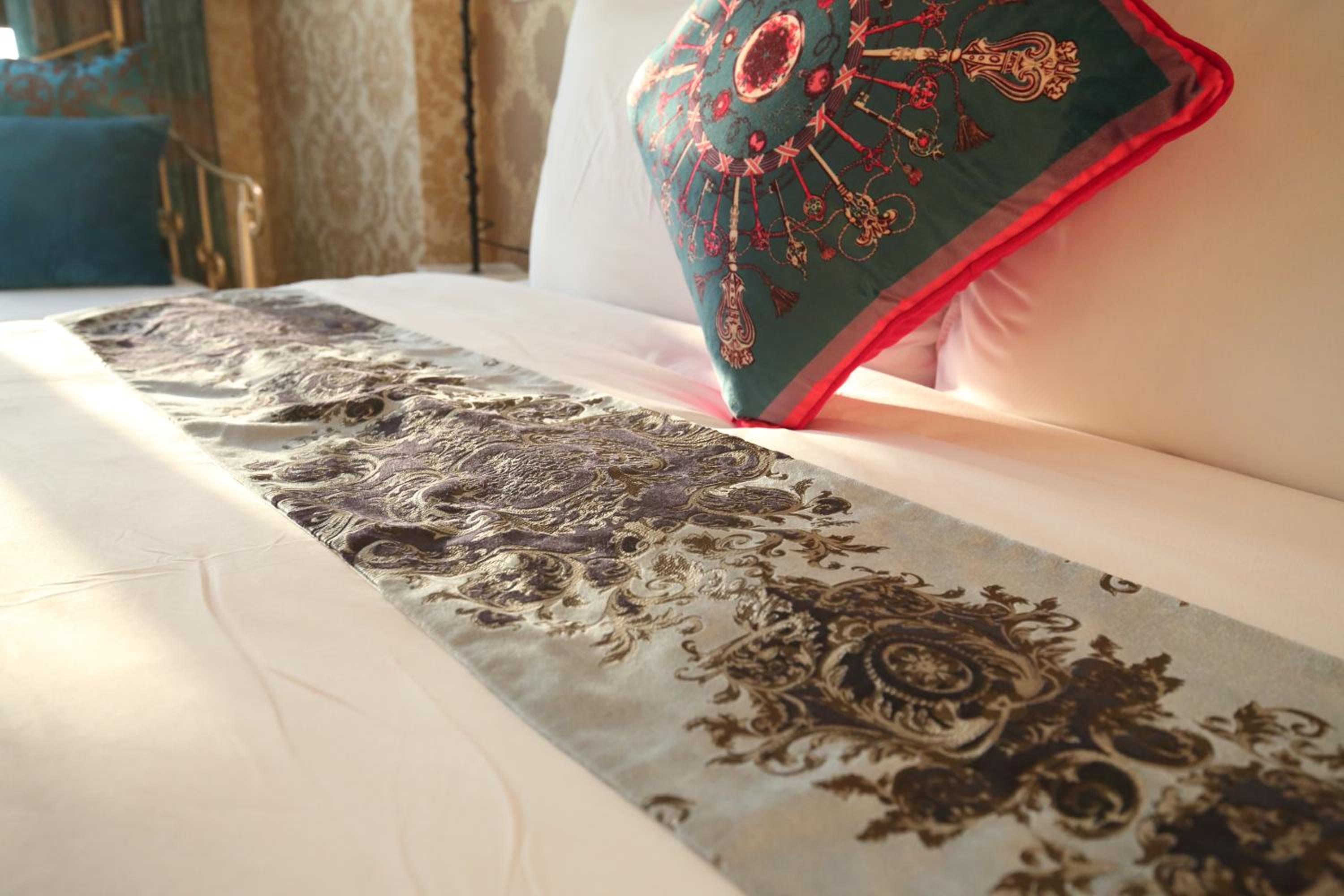 Queen Room - Photo 10