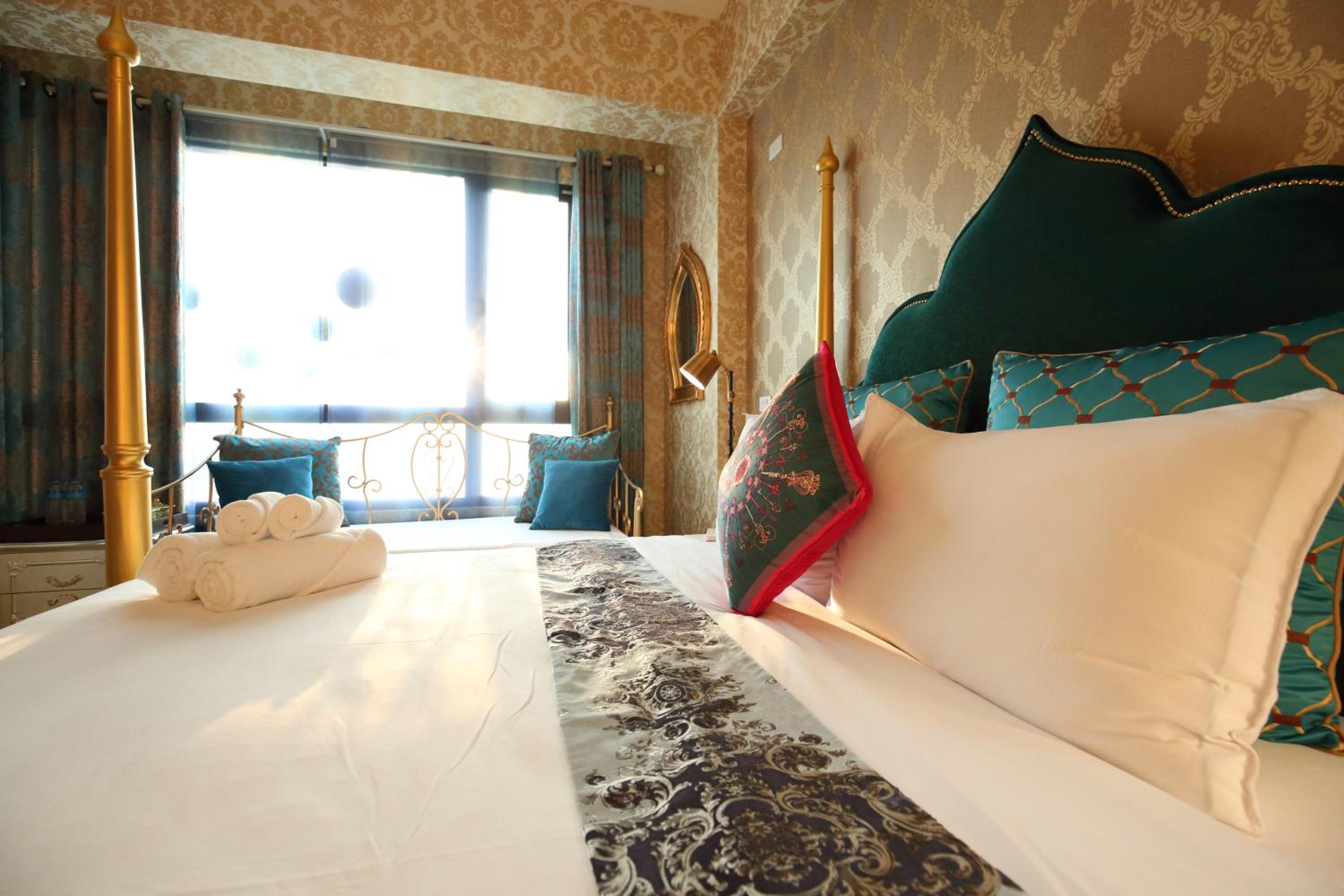 Queen Room - Photo 9