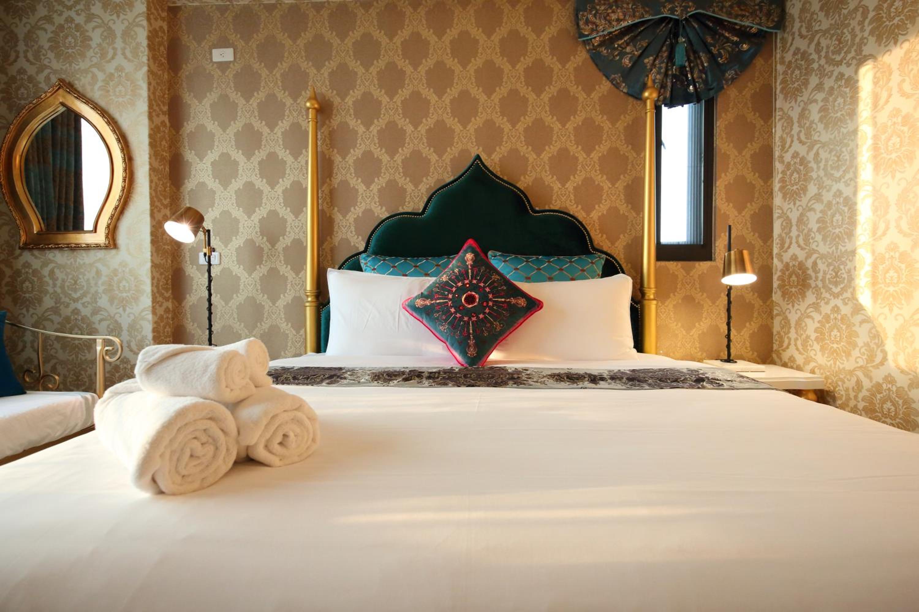Queen Room - Photo 11