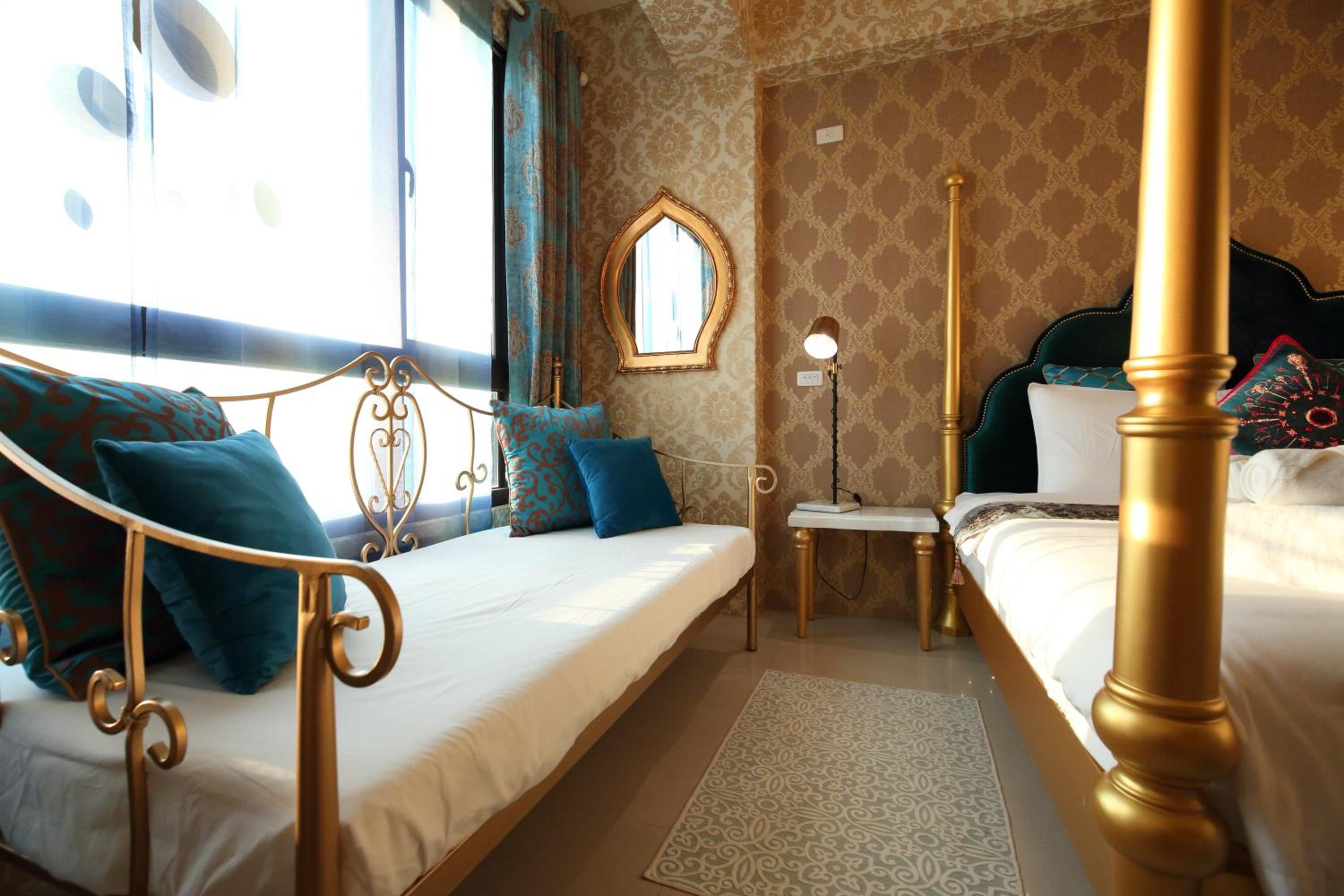 Queen Room - Photo 16