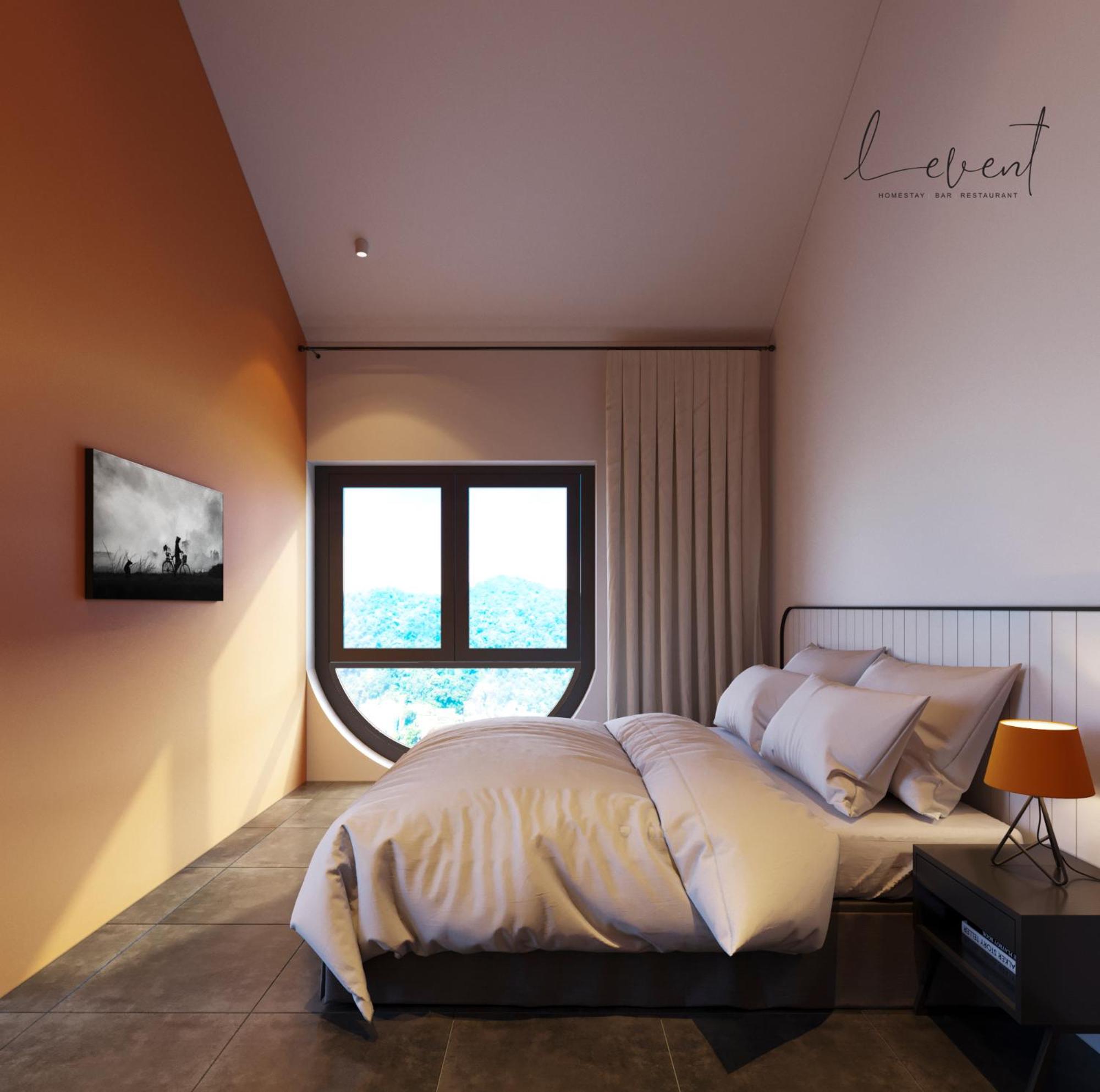 Deluxe Room (2 Adults + 1 Child)