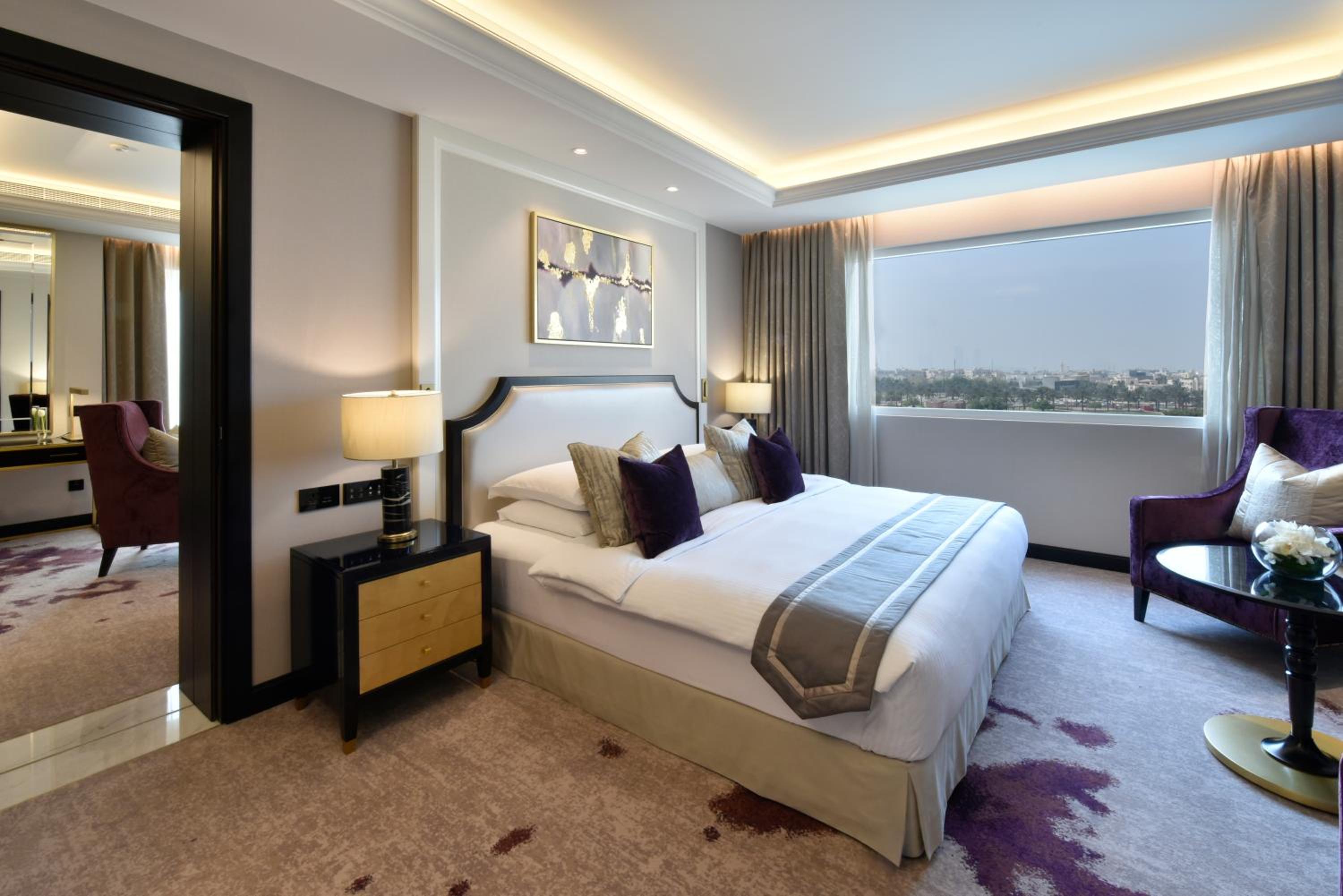Diplomatic Suite - Photo 4