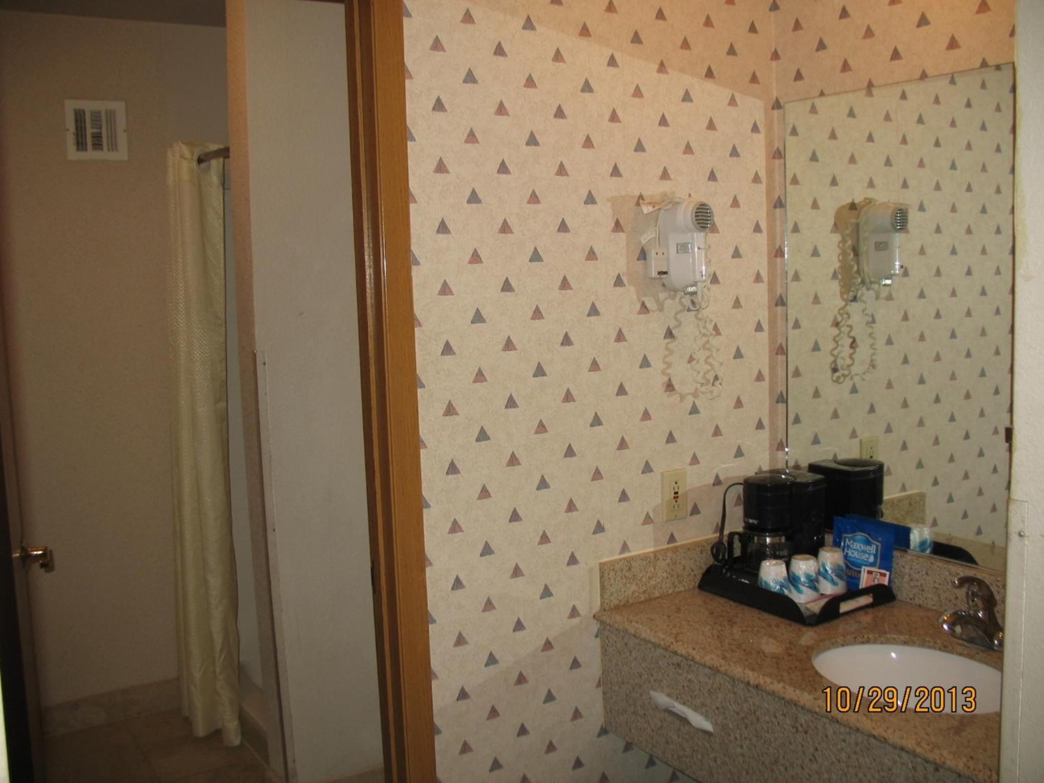 Deluxe King Room - Photo 4