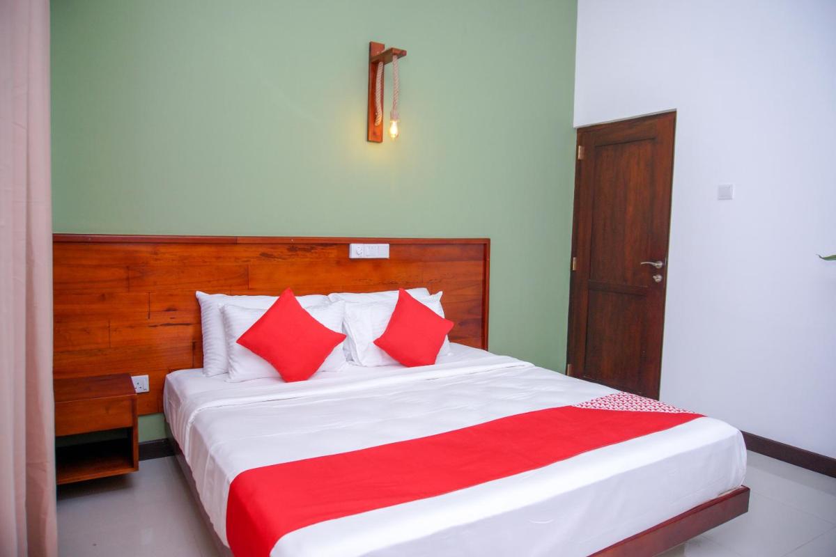 Deluxe Double or Twin Room with Pool Access