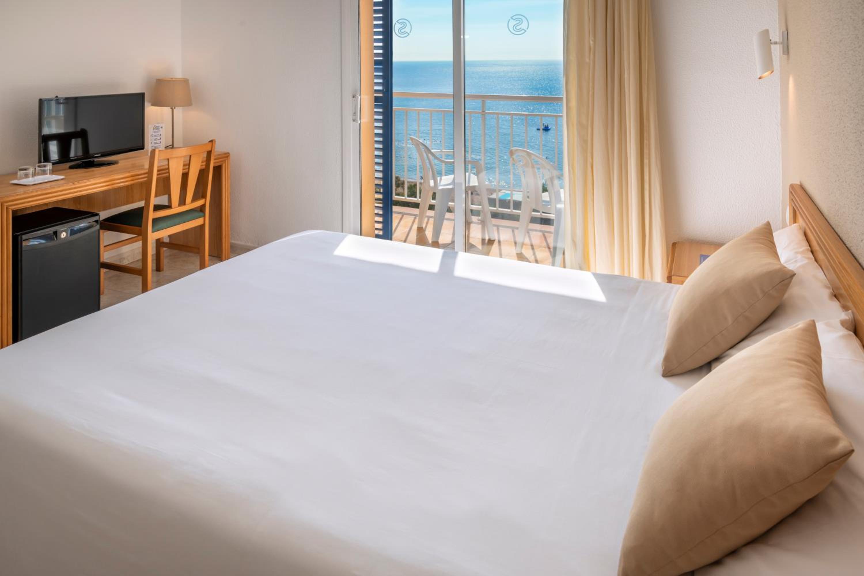 Double Room with Sea View - Photo 1