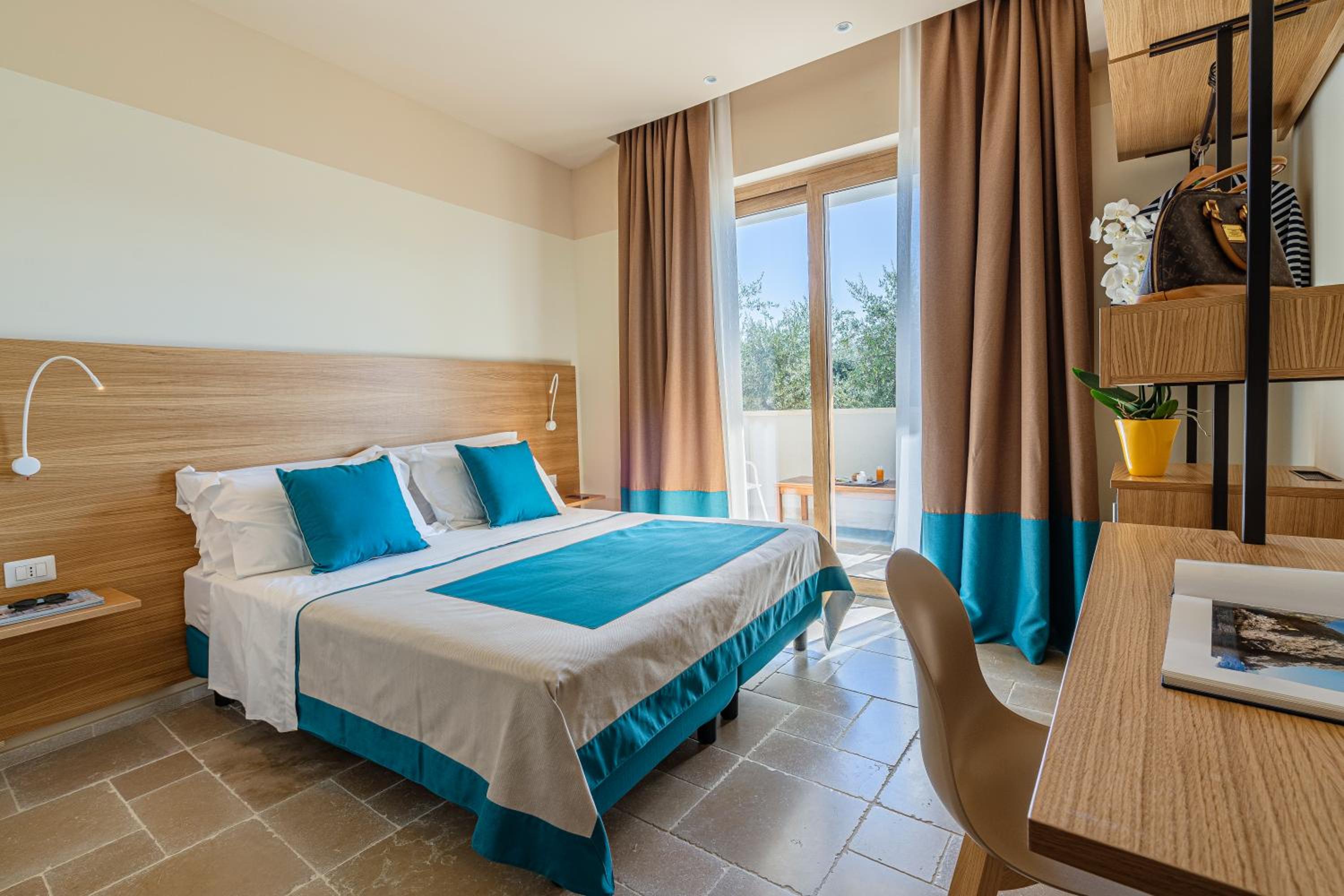 Double Room with Garden View - Photo 8