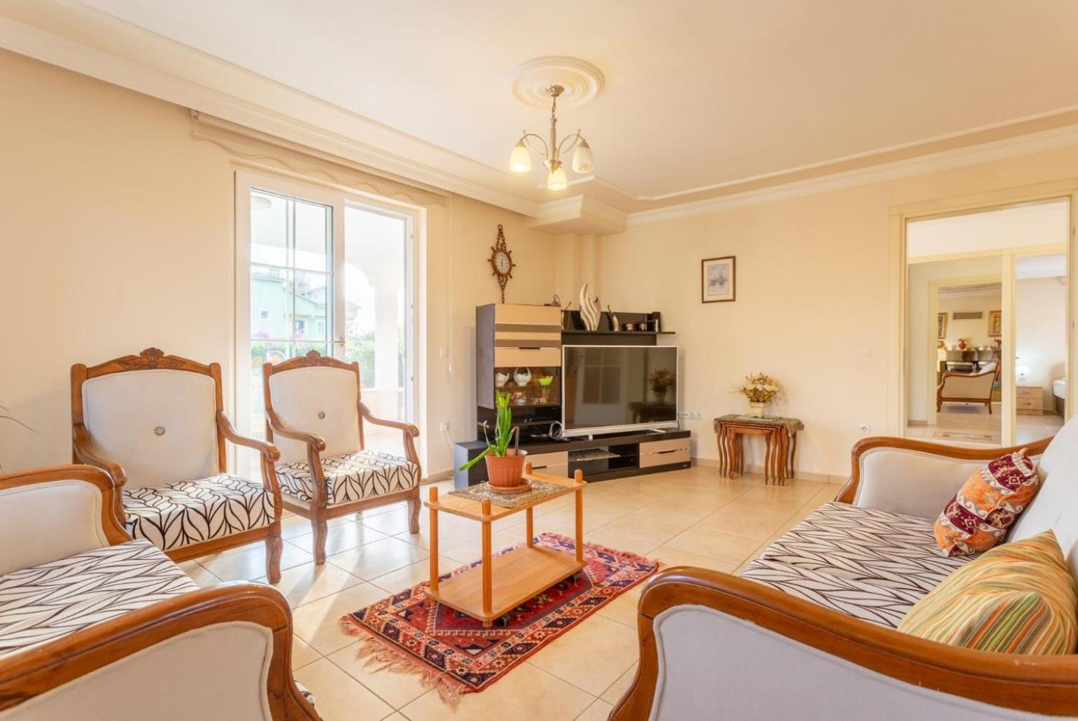 Villa photo 2