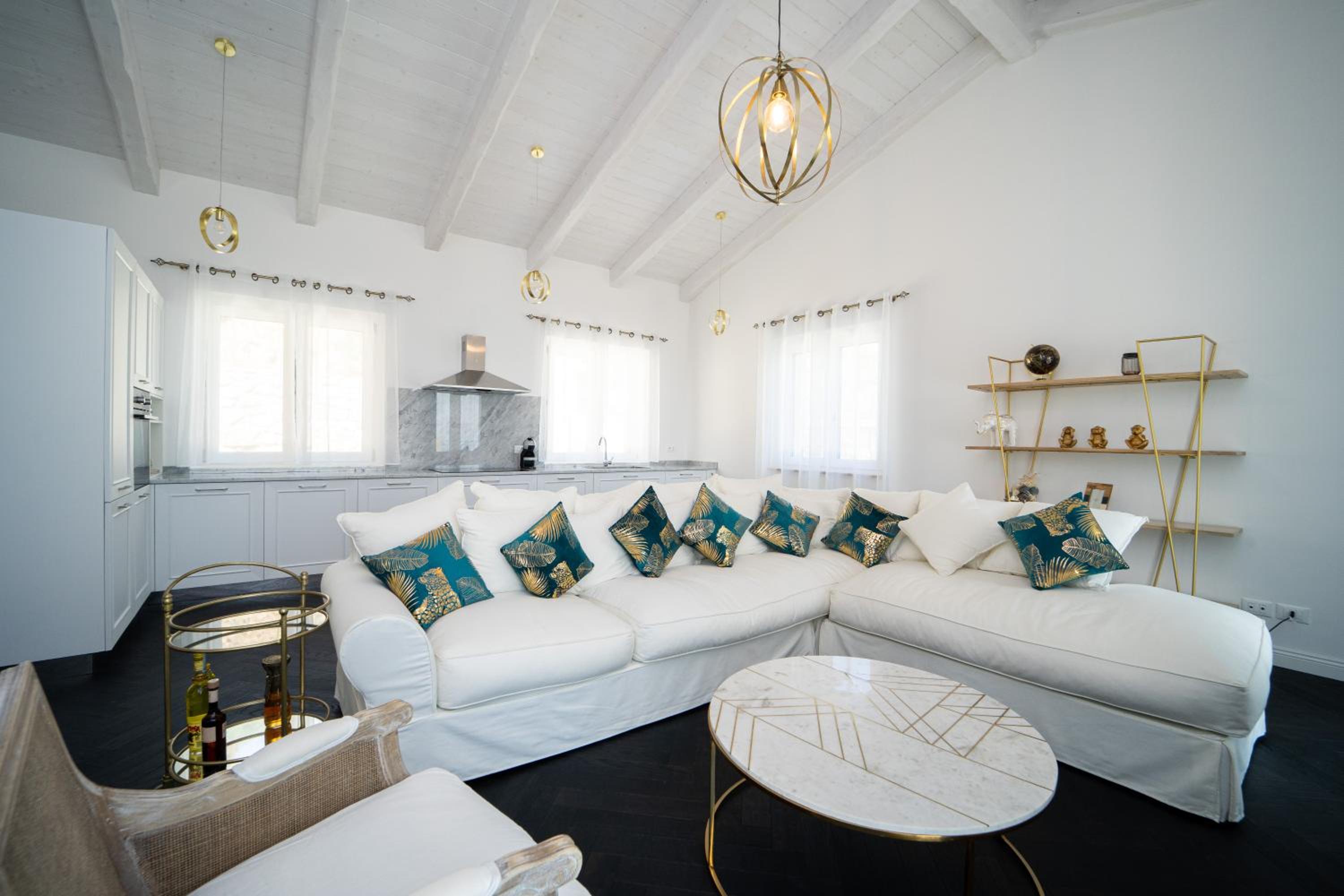 Villa photo 2