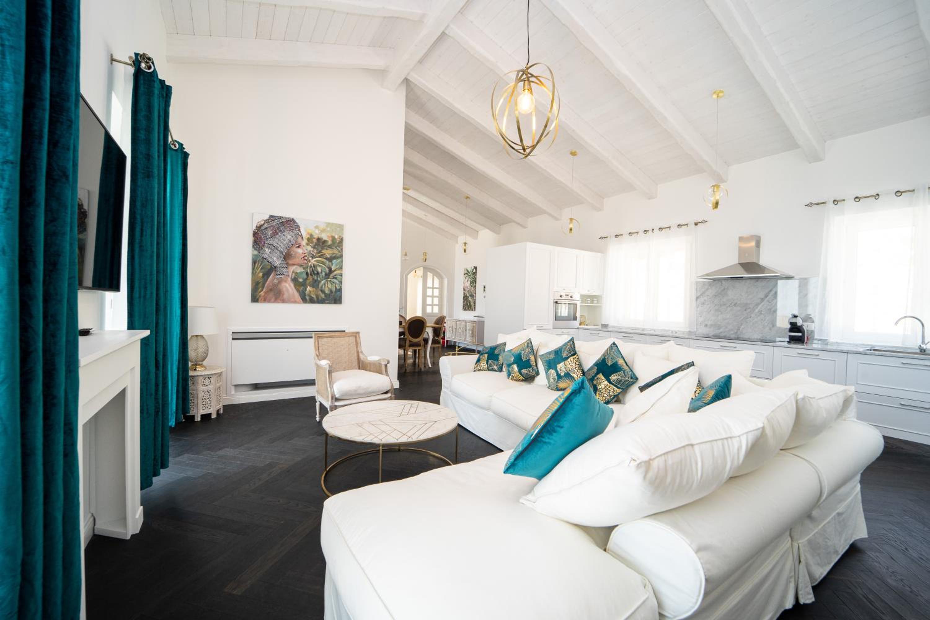 Villa photo 1