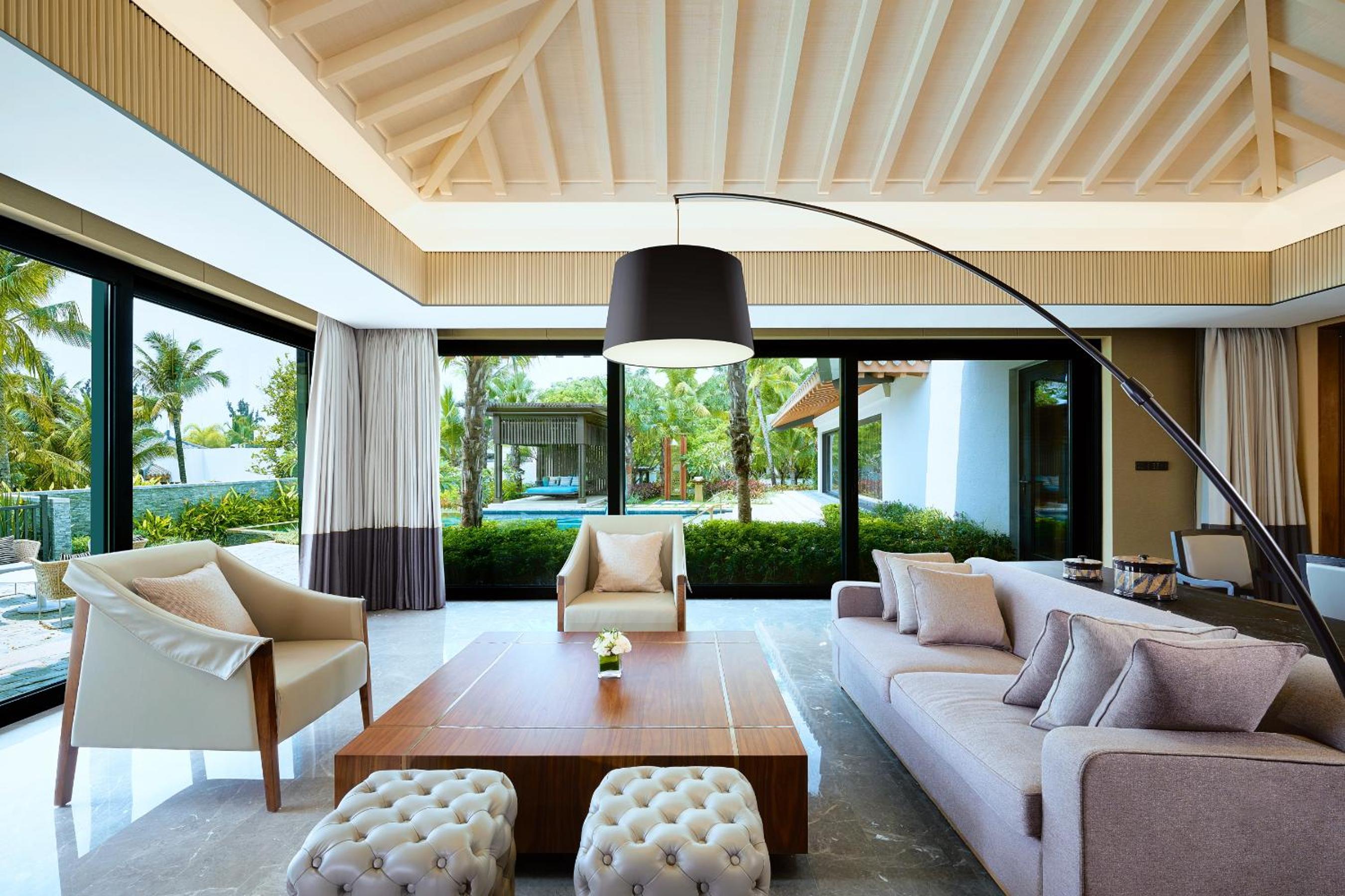 1-Bedroom Grand Pool Villa ( Comlimentary round trip transfer service from Sanya Airport + mini bar) photo 2