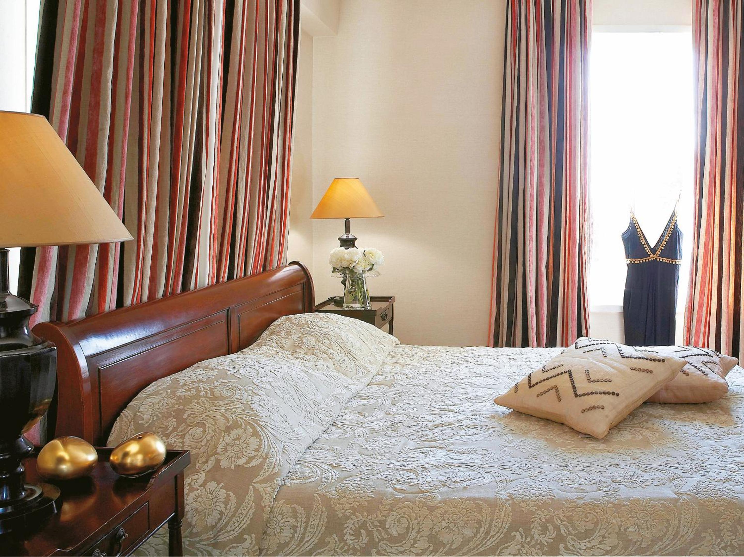 Executive Suite with Pool View - Photo 2