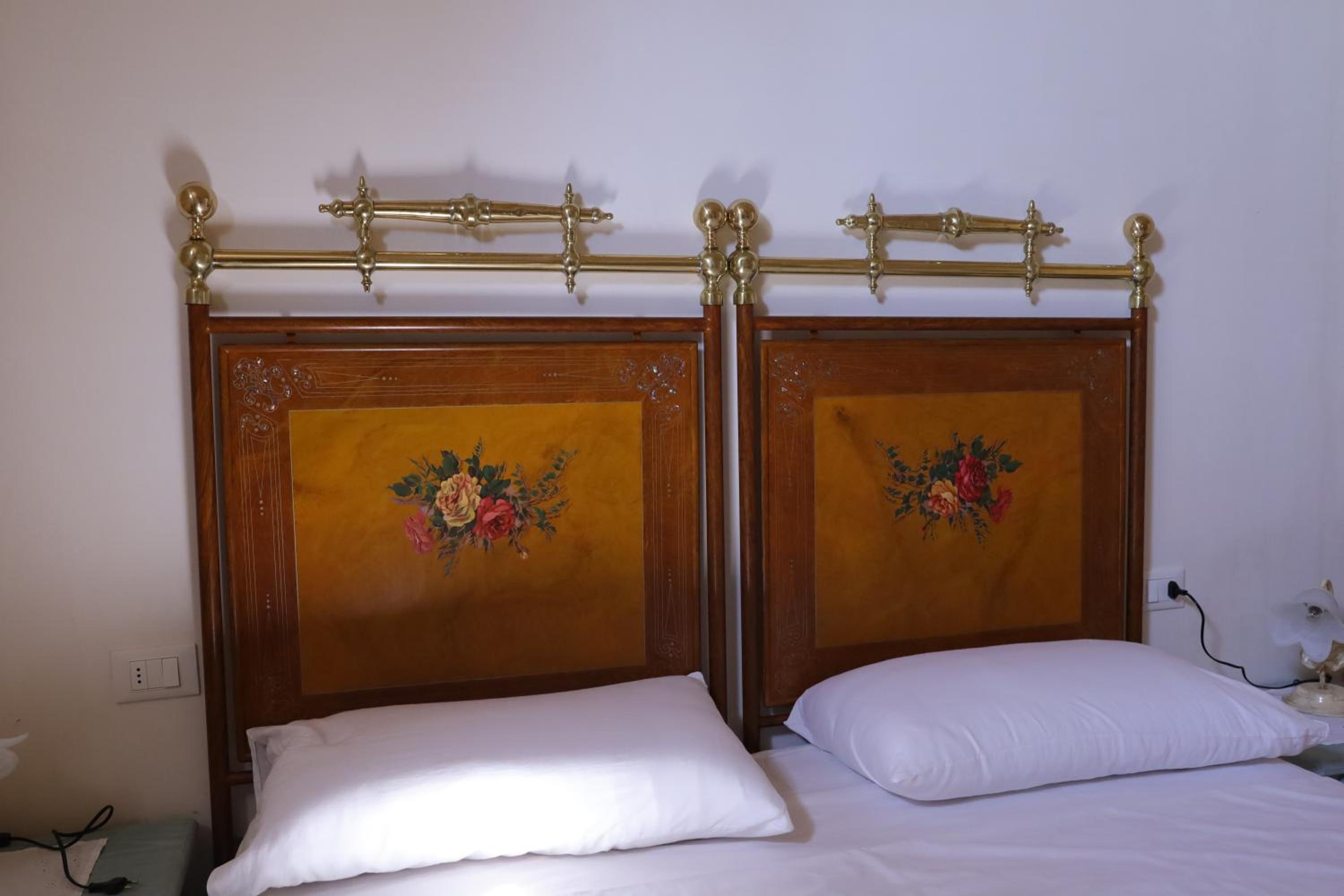 Deluxe Room (2 Adults + 1 Child) photo 3