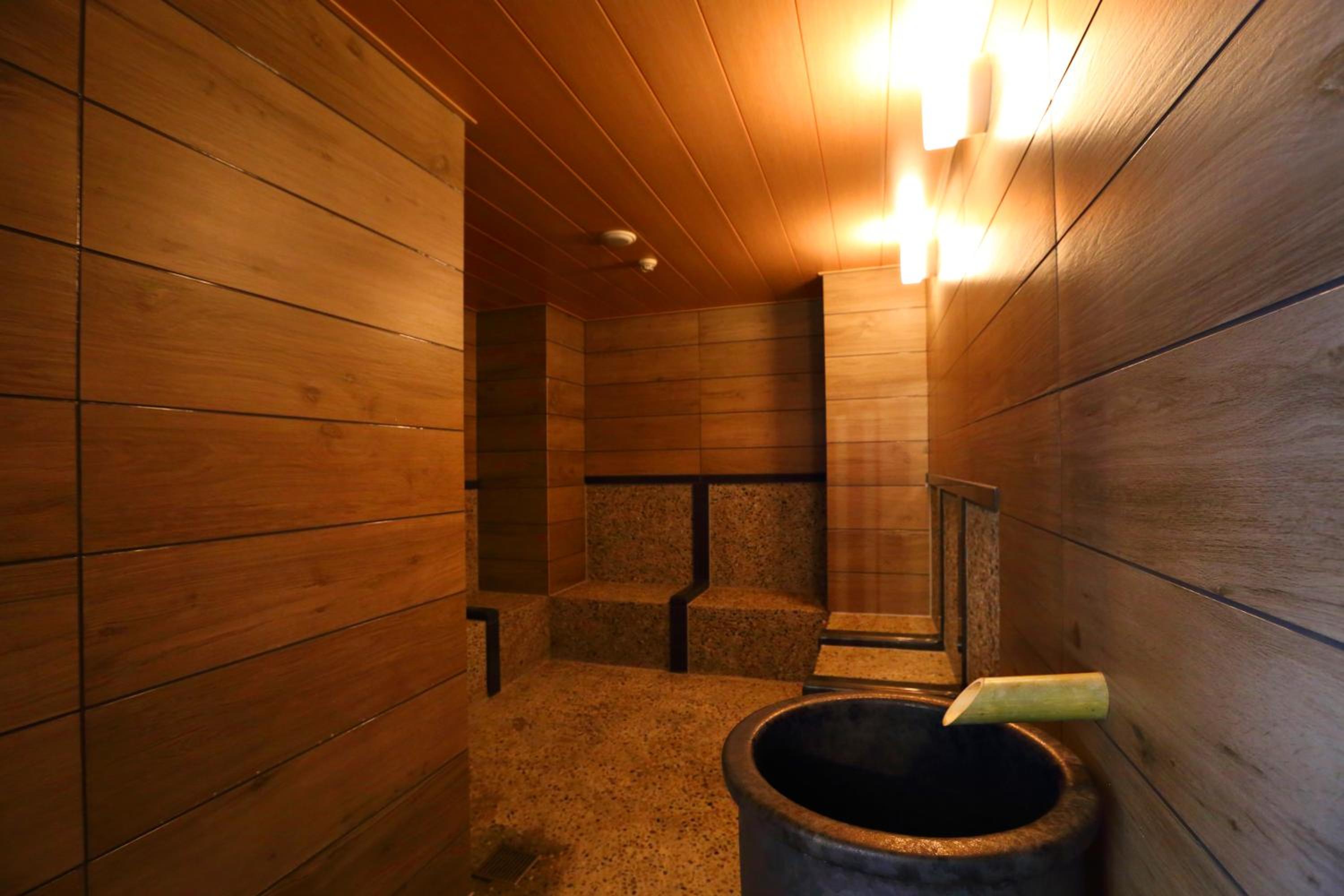 Deluxe Twin Room with Ocean View - Photo 12