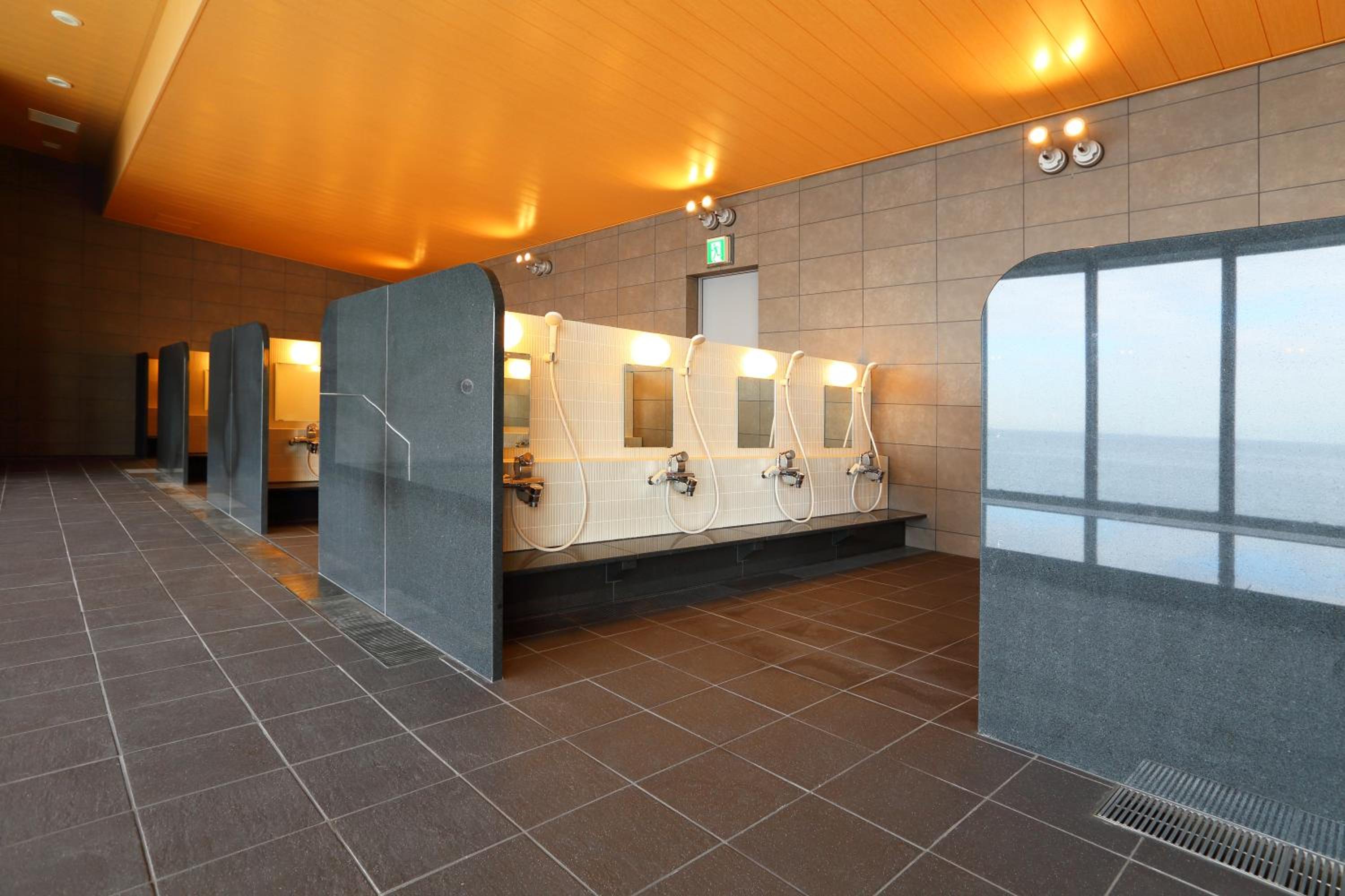 Deluxe Twin Room with Ocean View - Photo 14