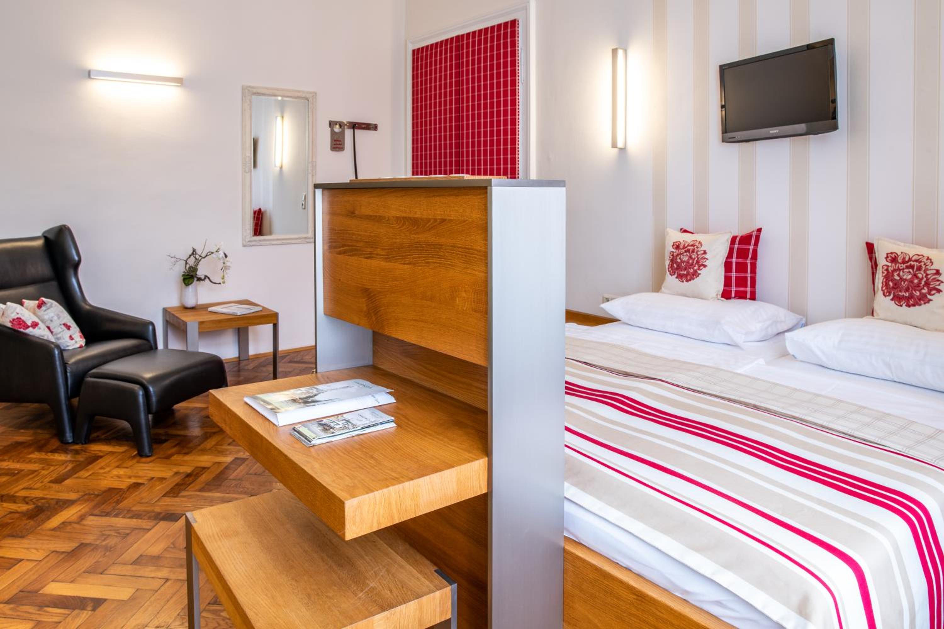 Double Room - Photo 3