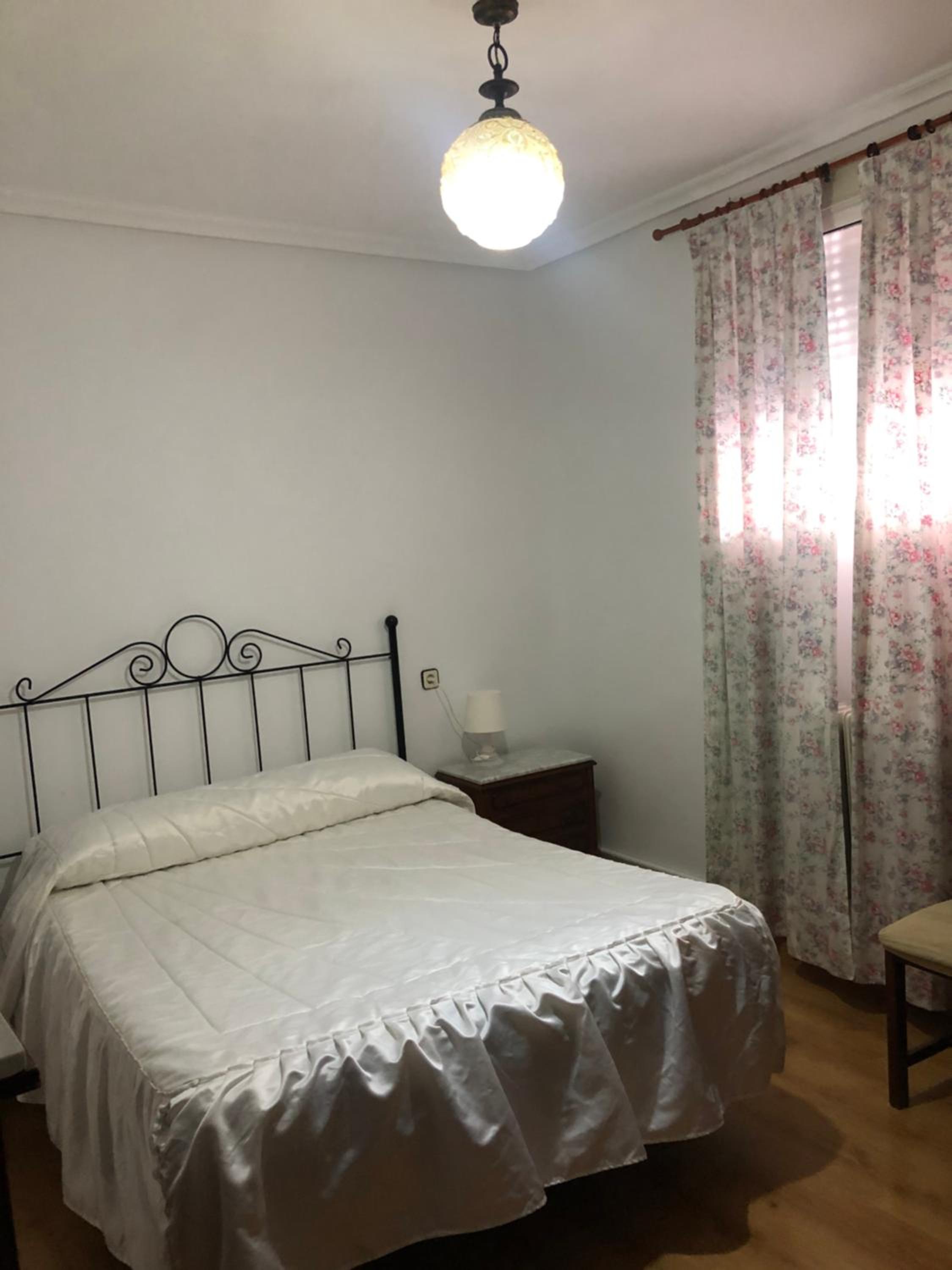 Habitación Doble o con Dos Camas con Baño Compartido