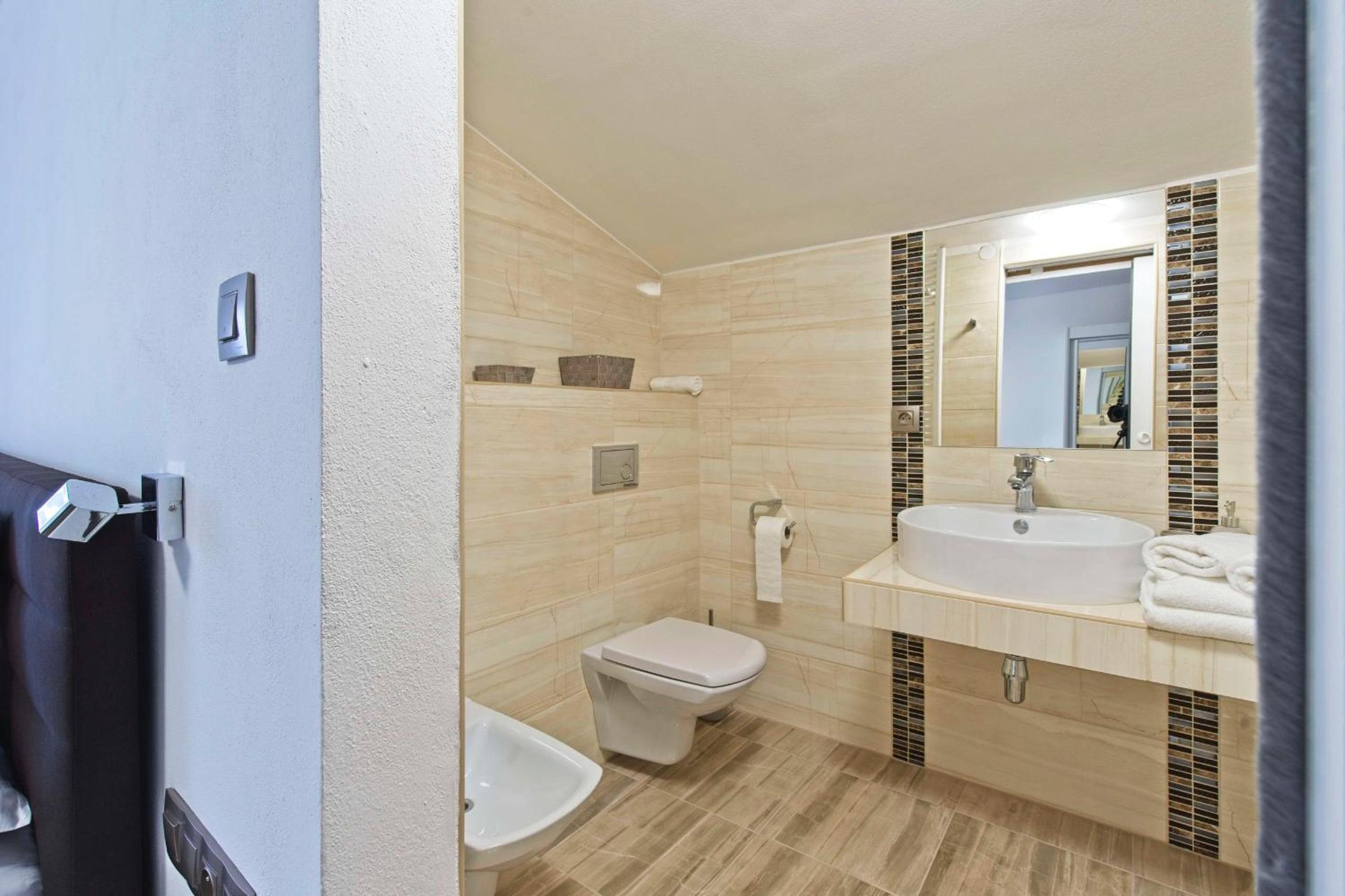 Deluxe Quadruple Room photo 3