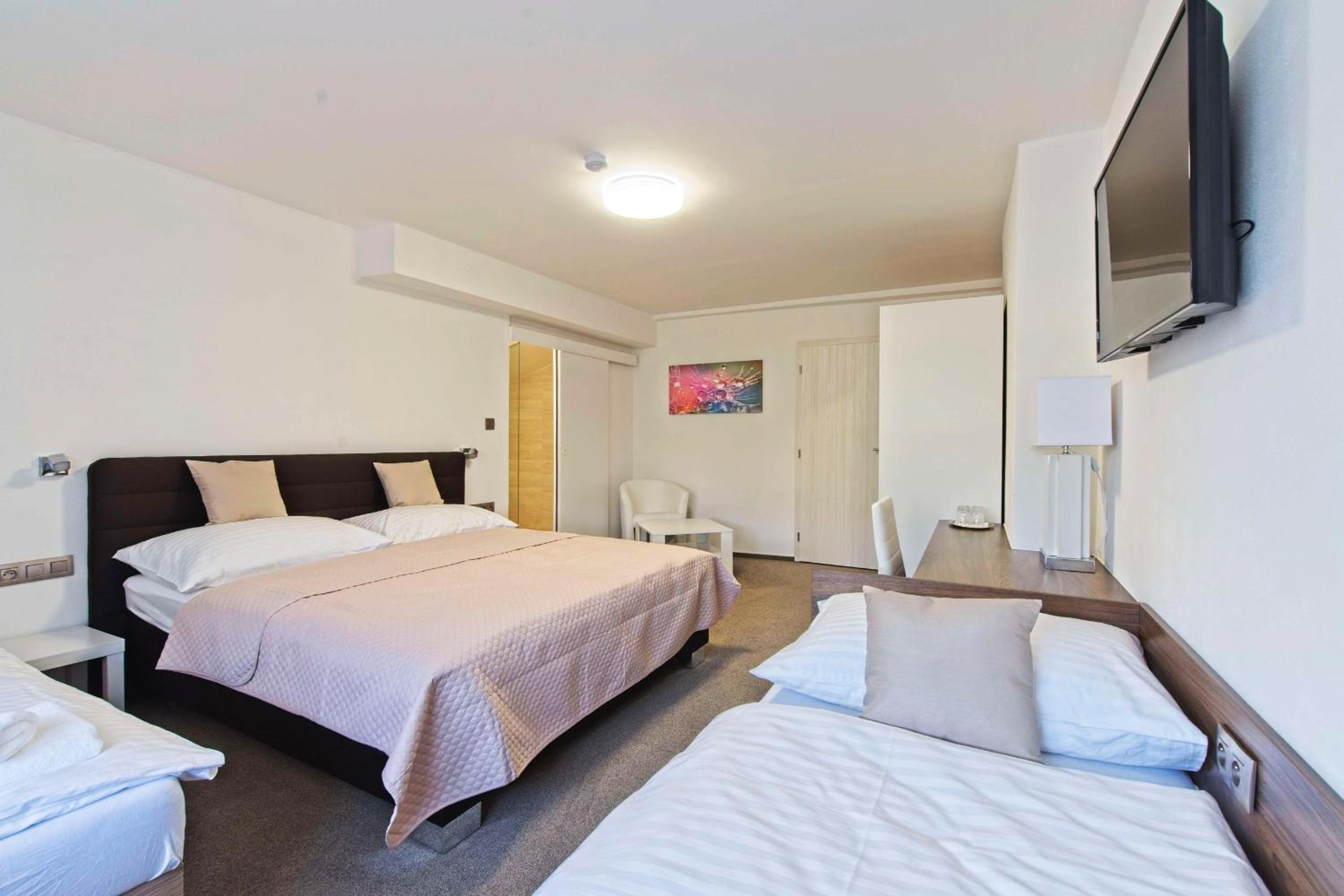 Deluxe Quadruple Room photo 2