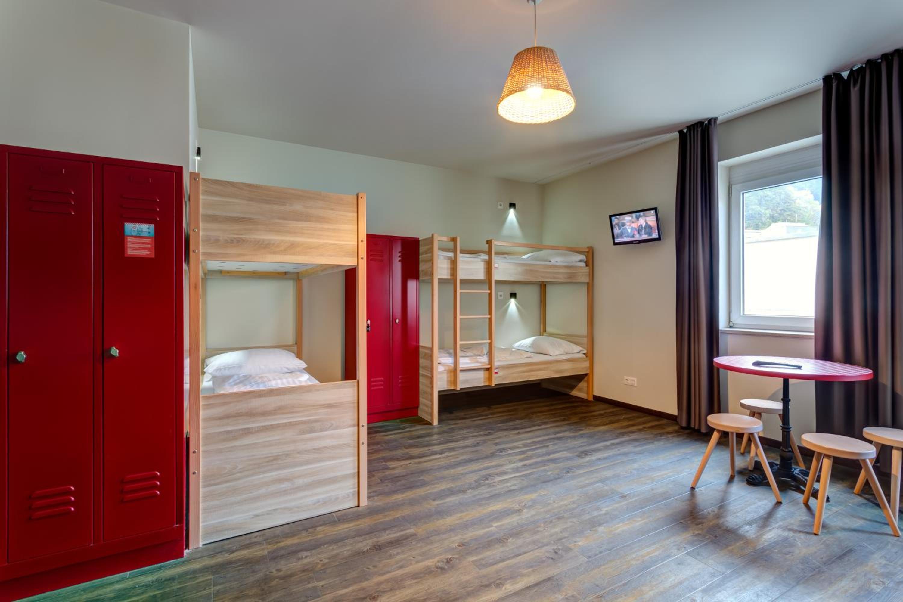 Bed in 9-Bed Mixed Dormitory Room photo 3