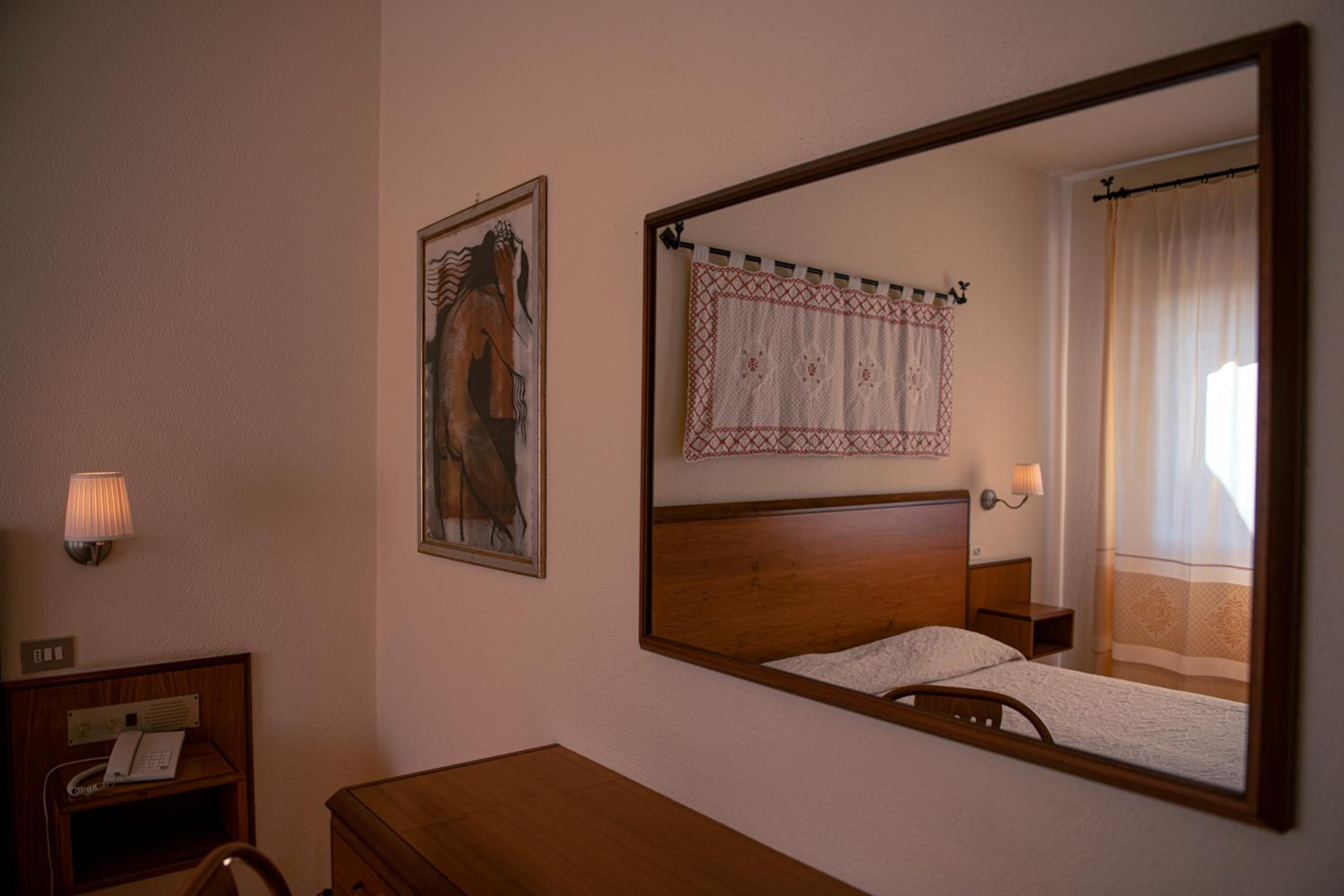 Small Quadruple Room photo 2