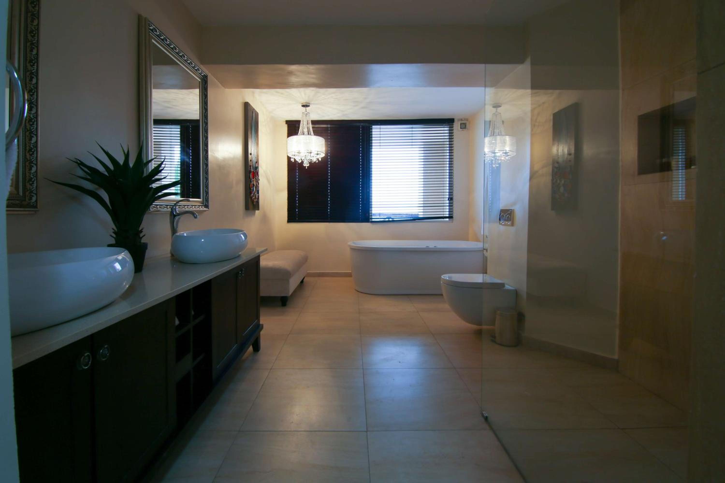 King Suite - Photo 3
