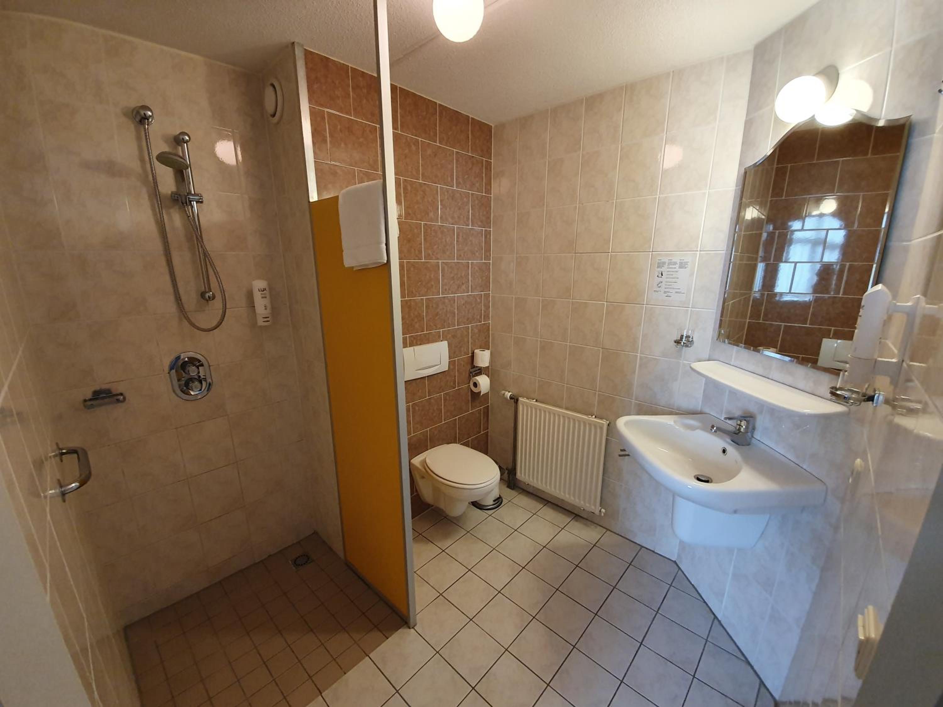 Twin Room - Photo 6