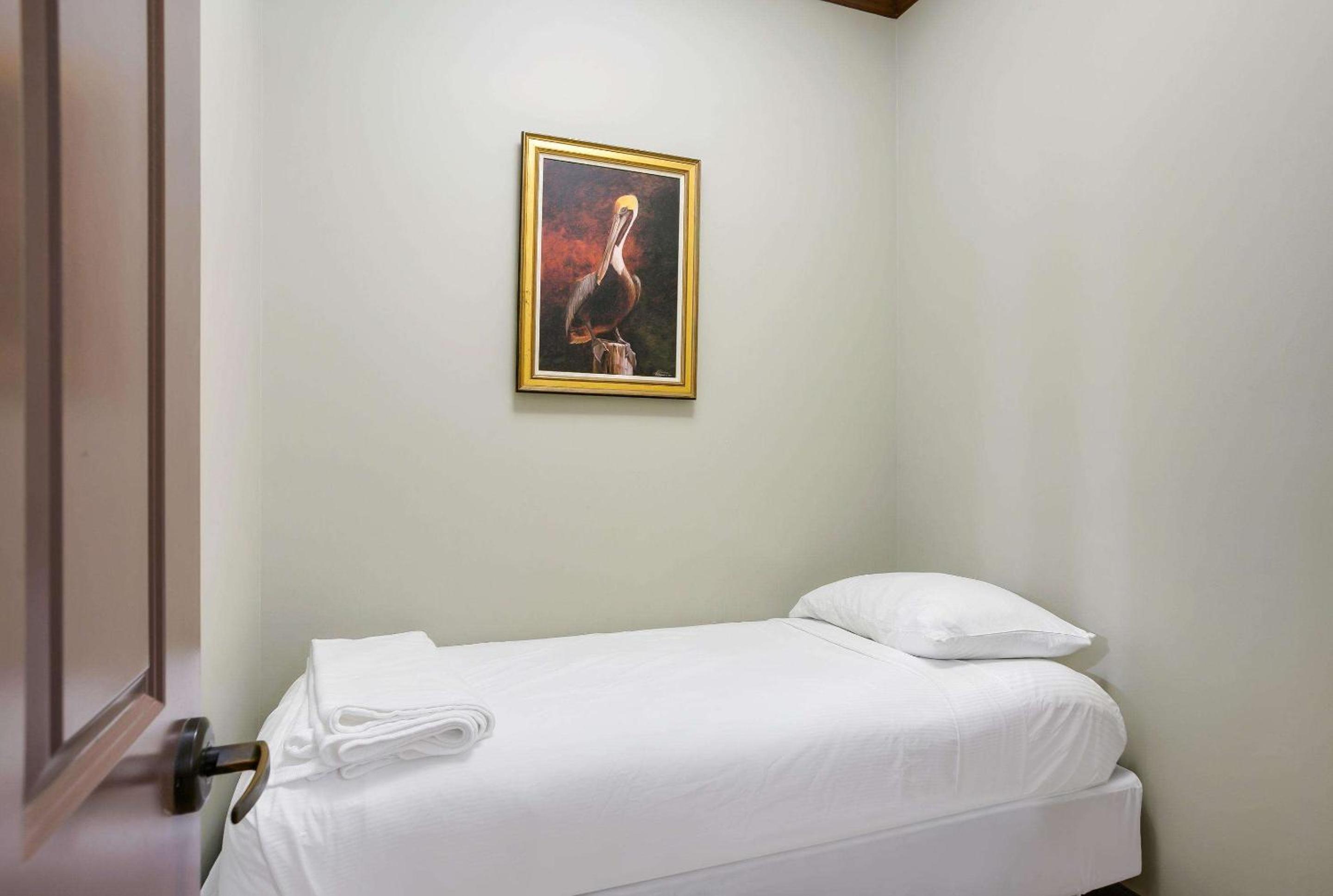 King Triple Room - Non-Smoking - Photo 7
