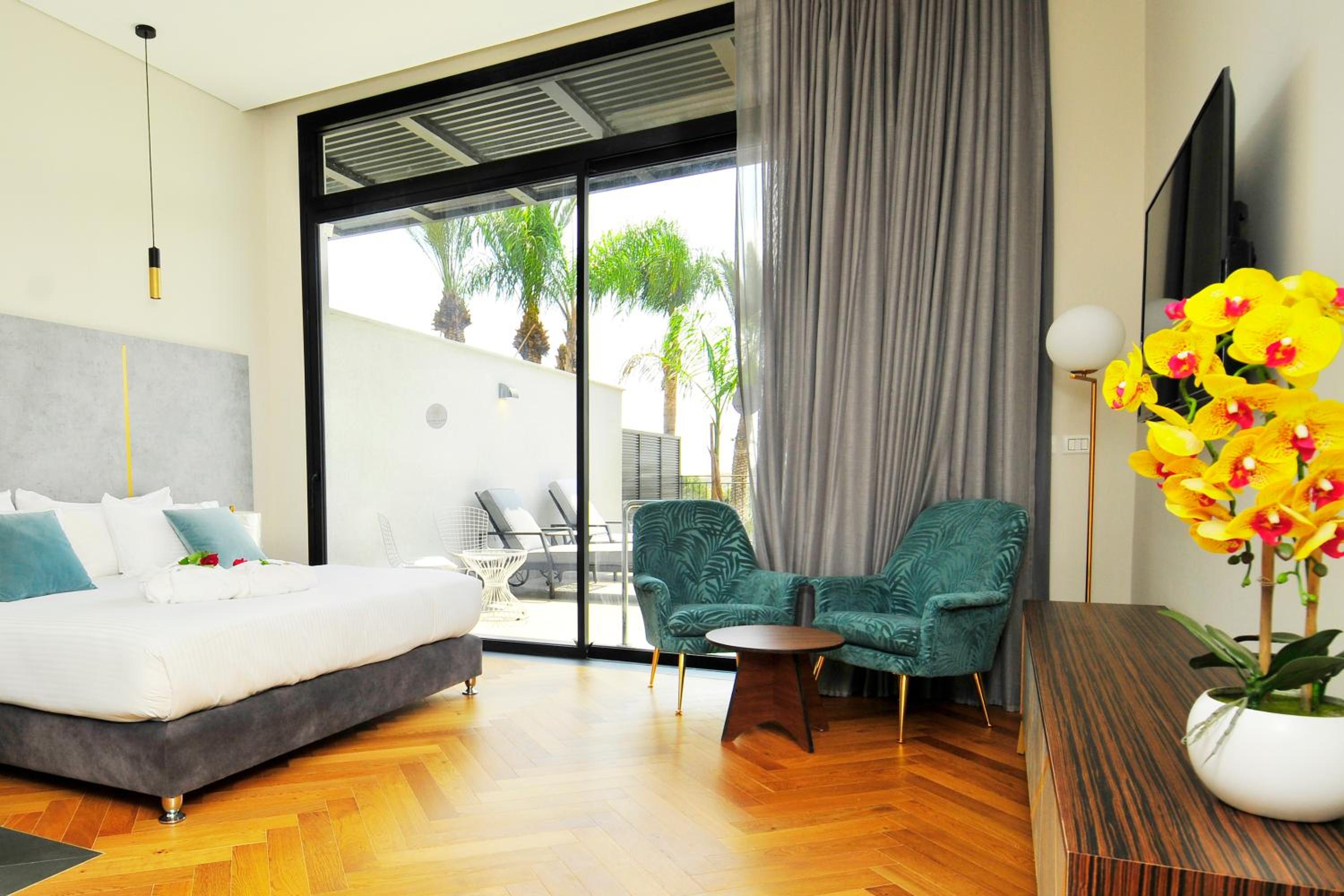 Aquamarine Garden Suite with Private Pool, Spa Bath & Landscape