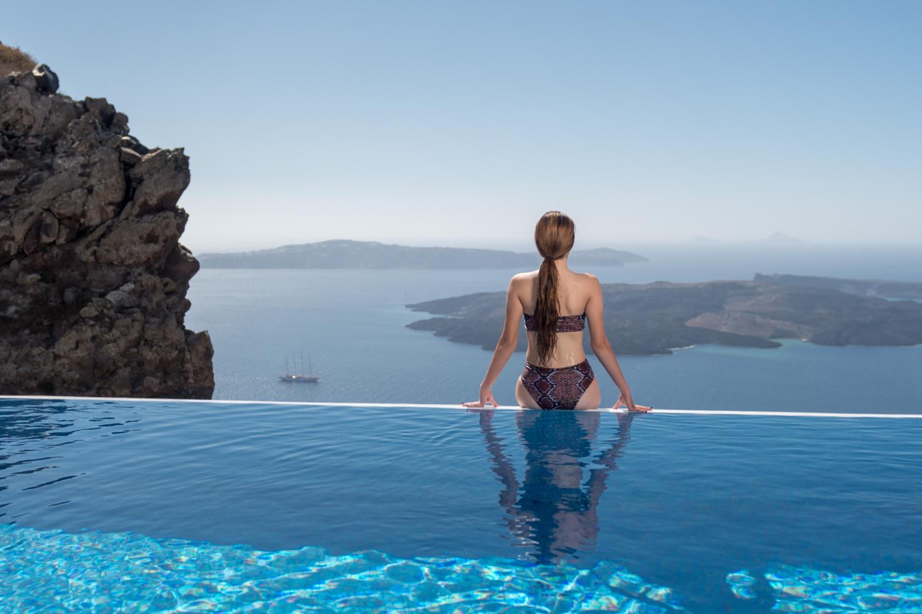 Angels infinity pool suite photo 2