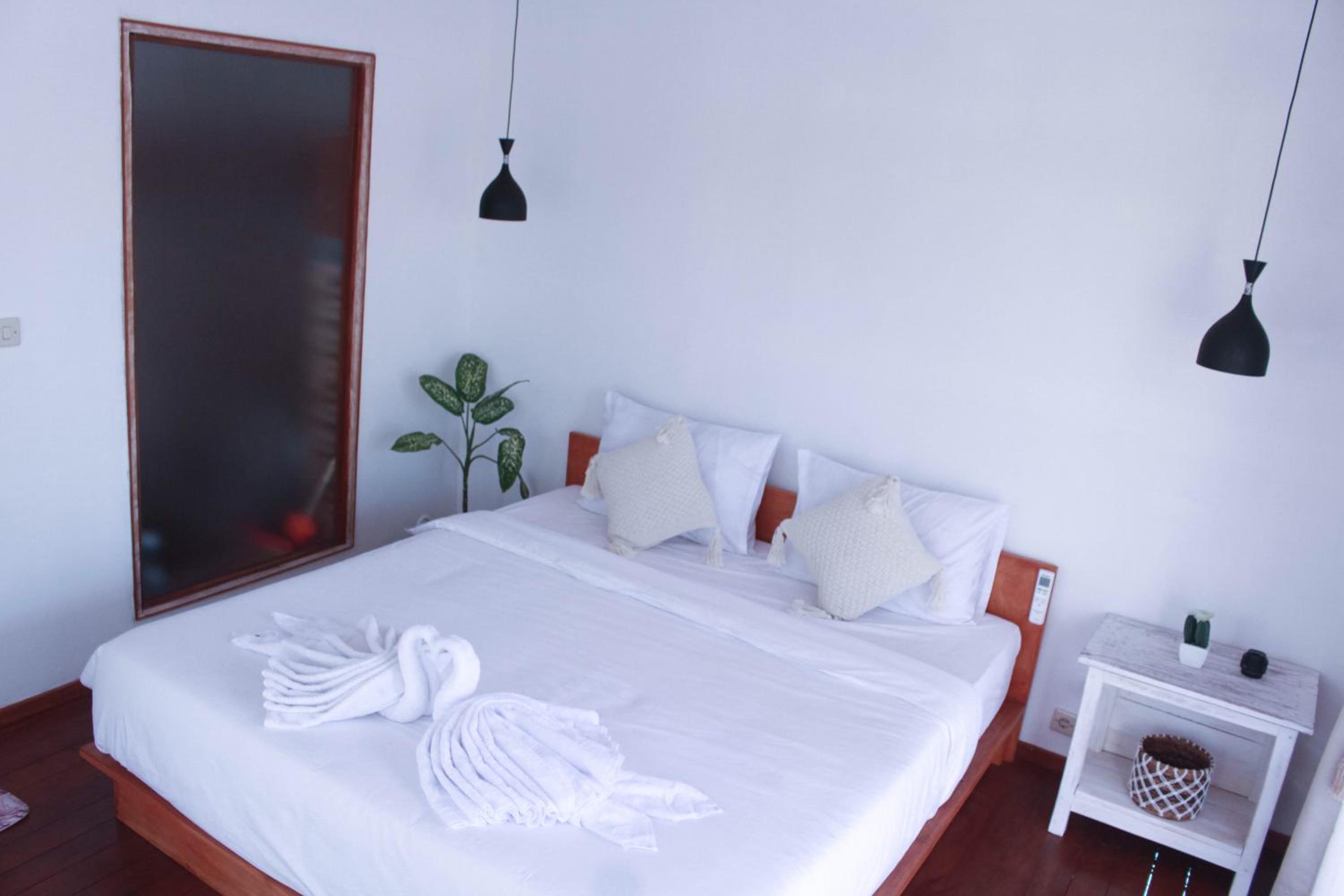 Deluxe Double Room with Balcony - Photo 2