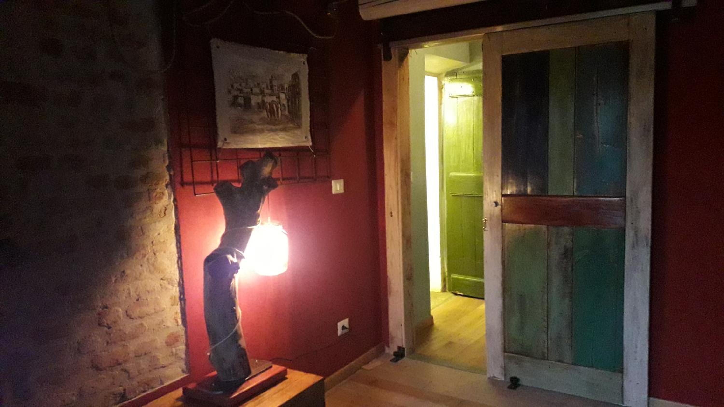 Family Room with Private Bathroom photo 2