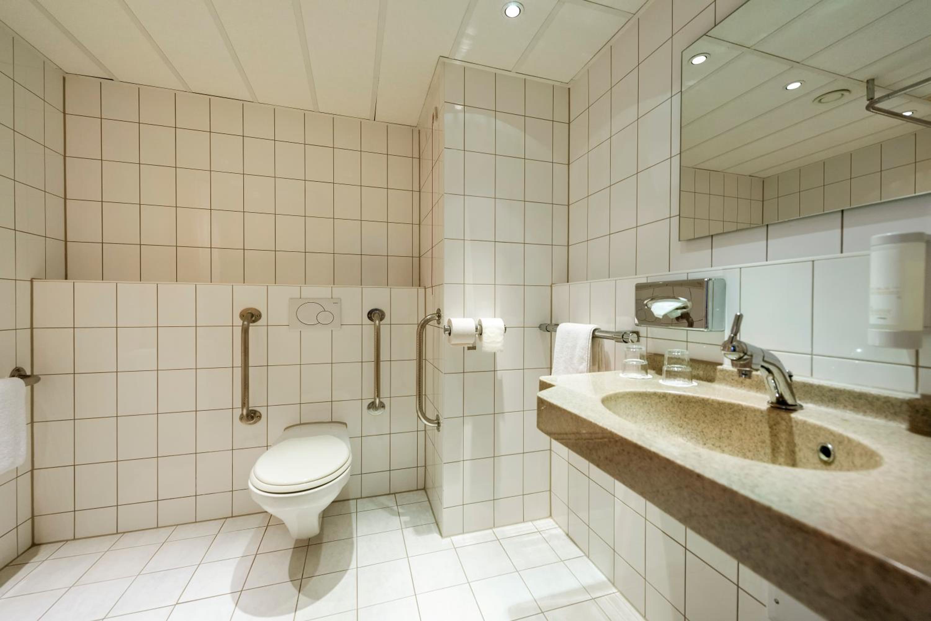 Double Room - Photo 10