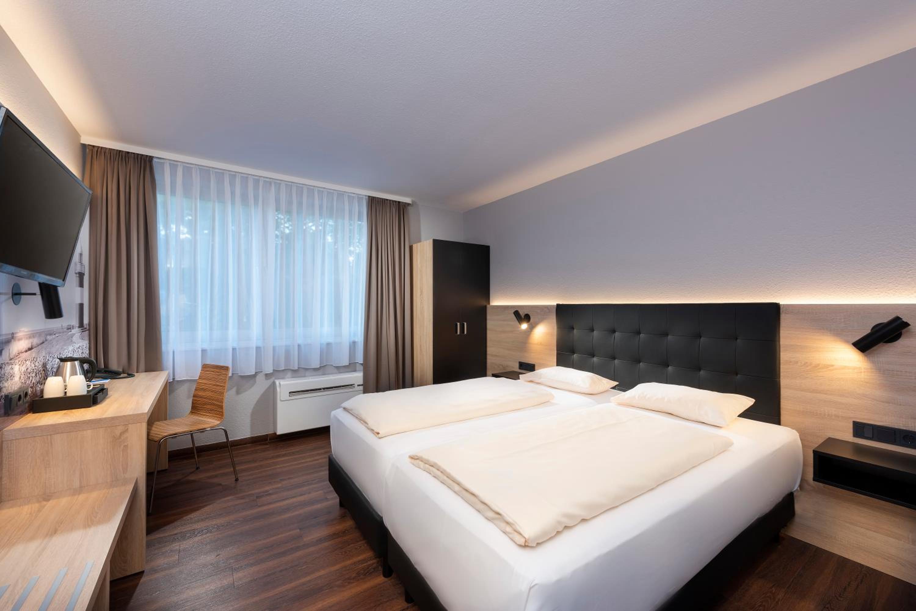 Double Room - Photo 16