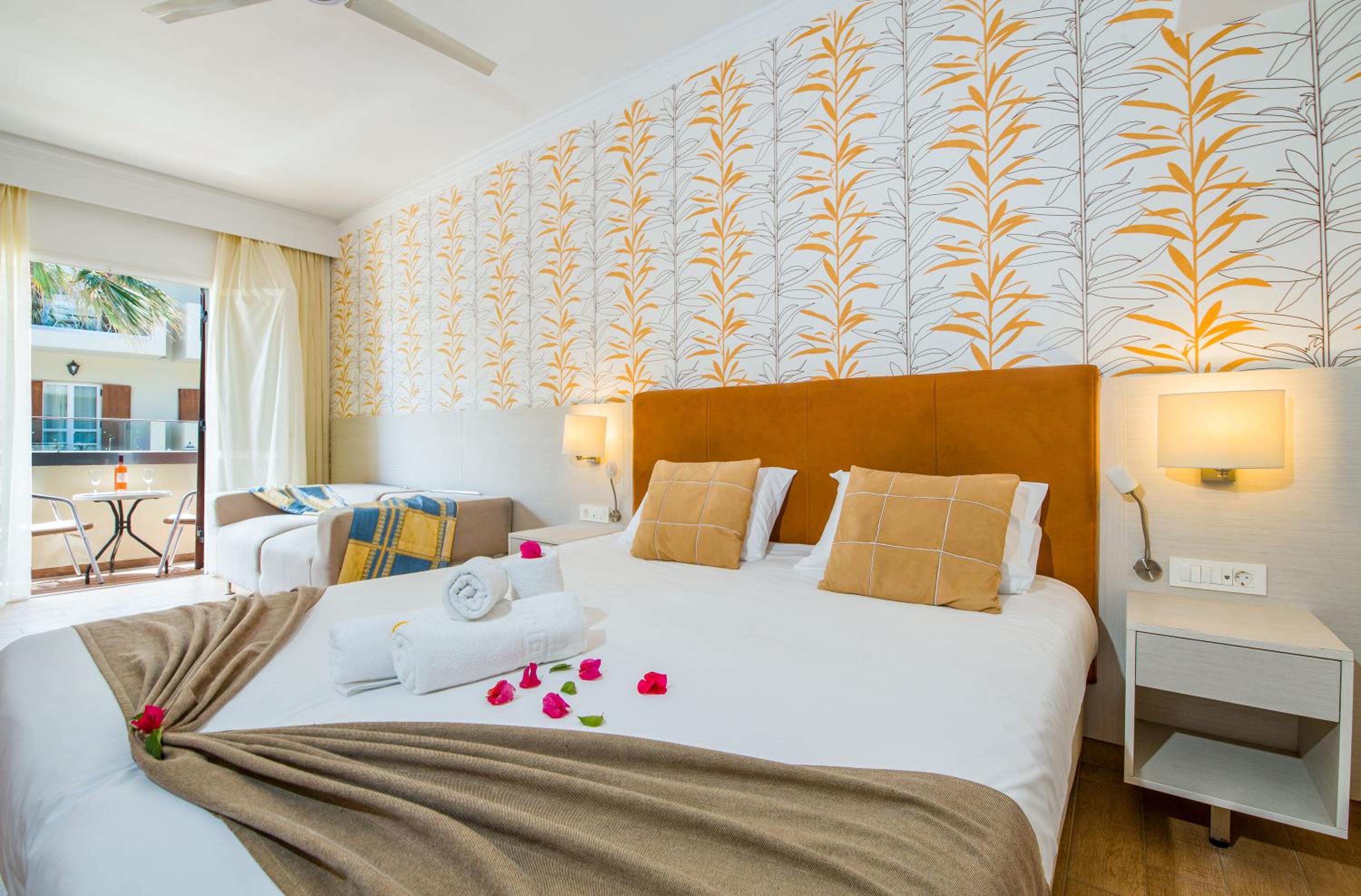 Double Room with Mountain View - Photo 6