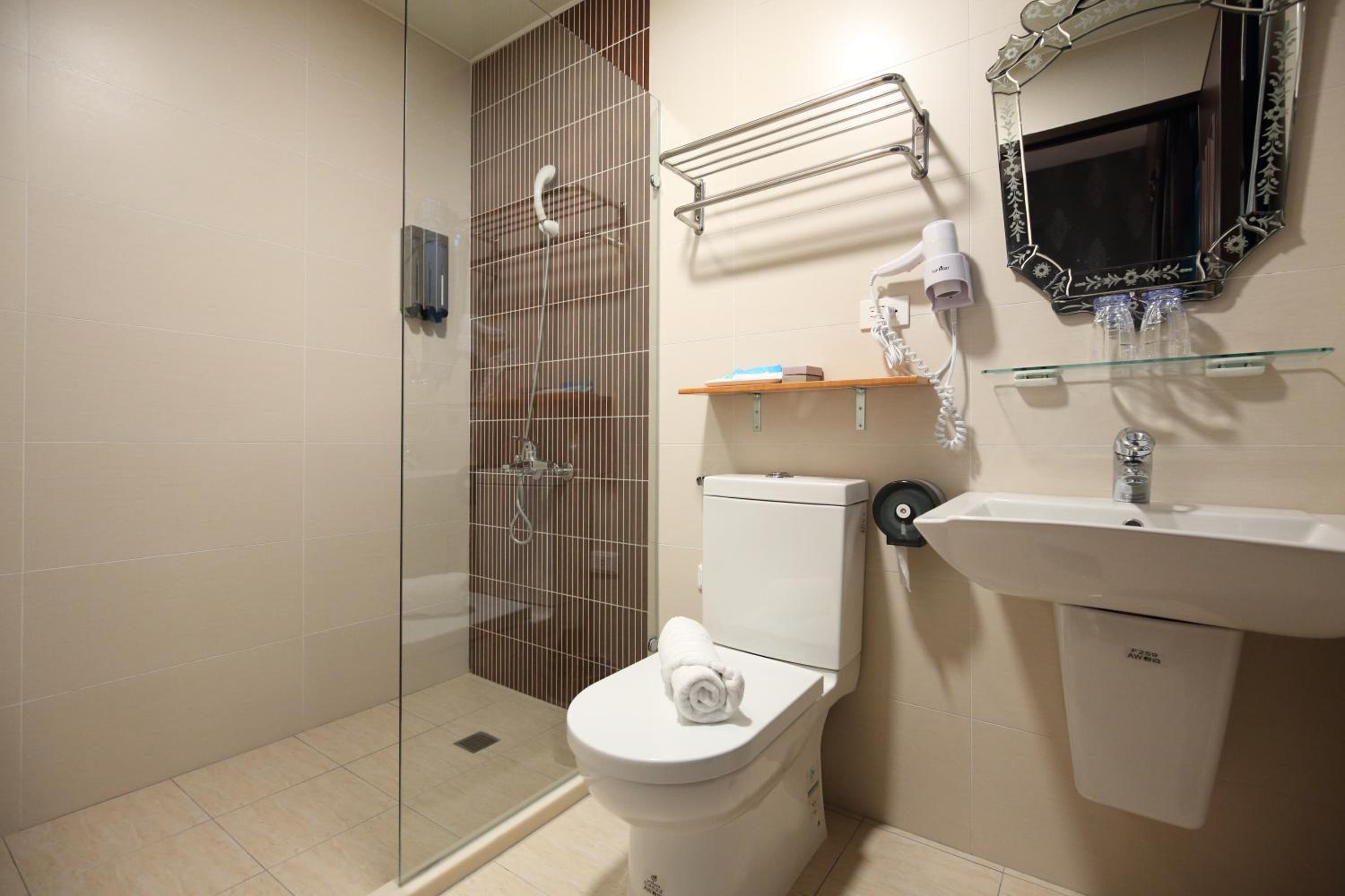 Economy Double Room photo 3
