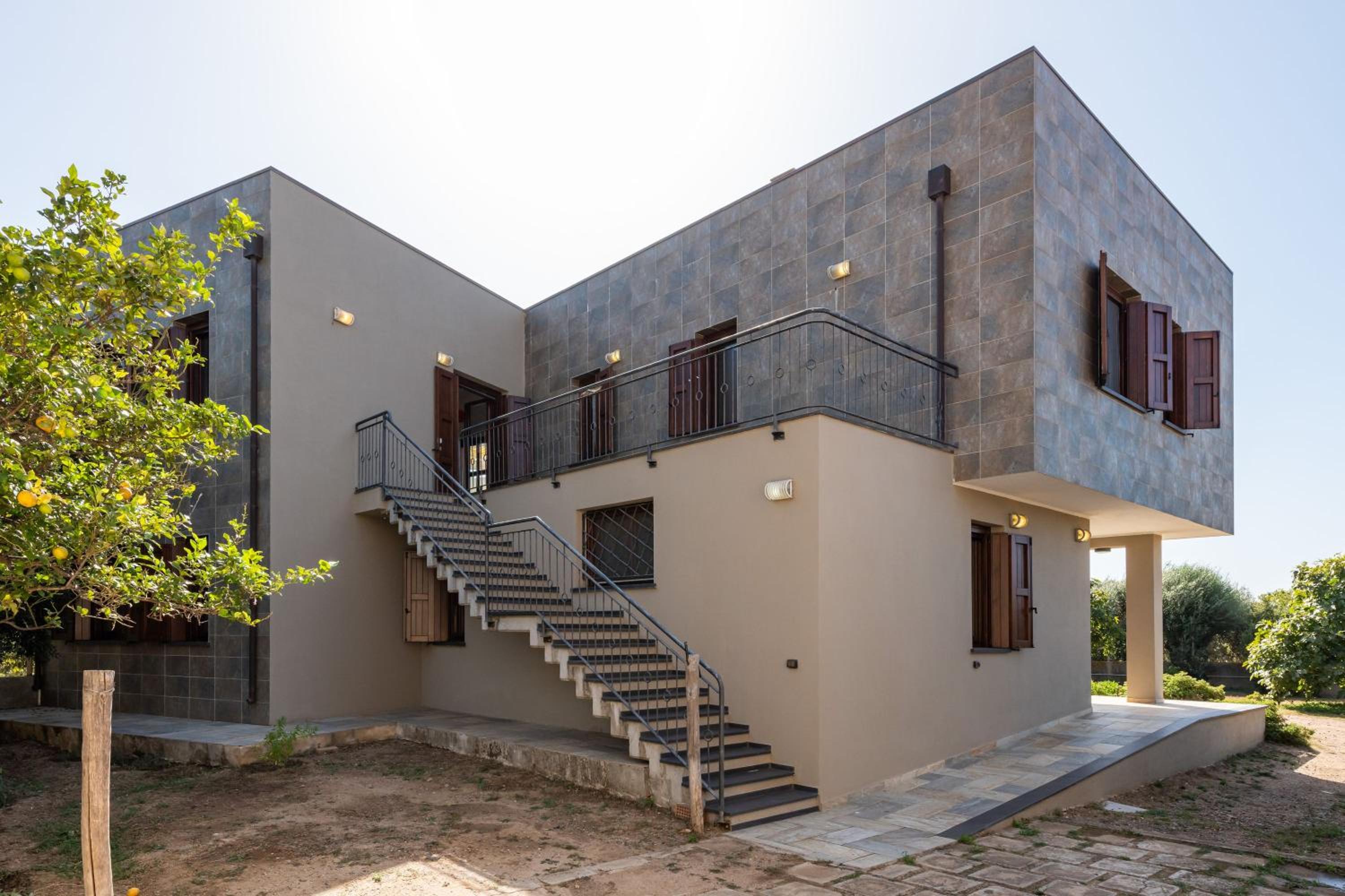 Three-Bedroom House photo 2