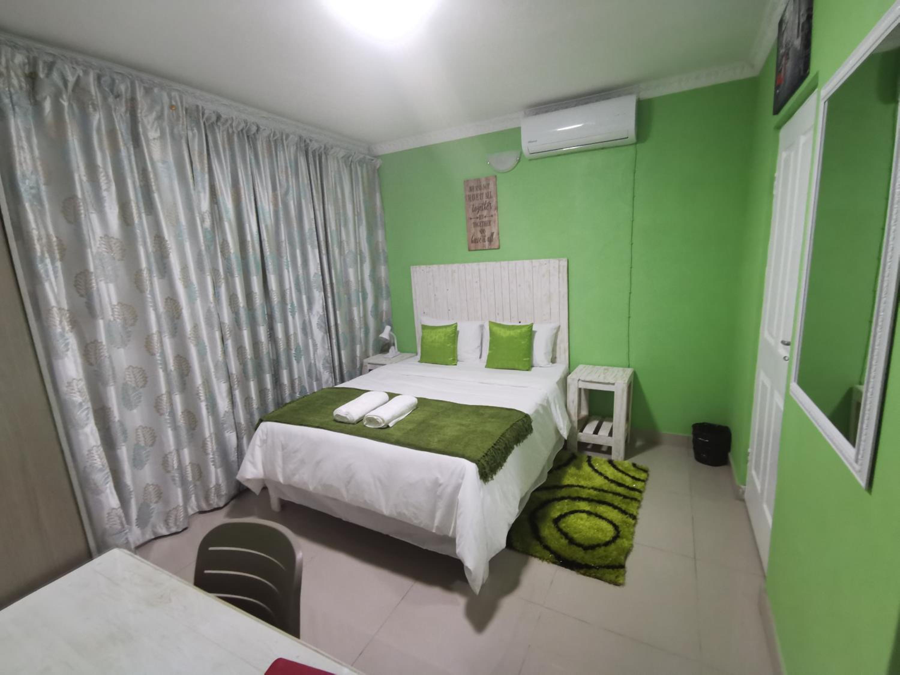 Double Room - Disability Access - Photo 10