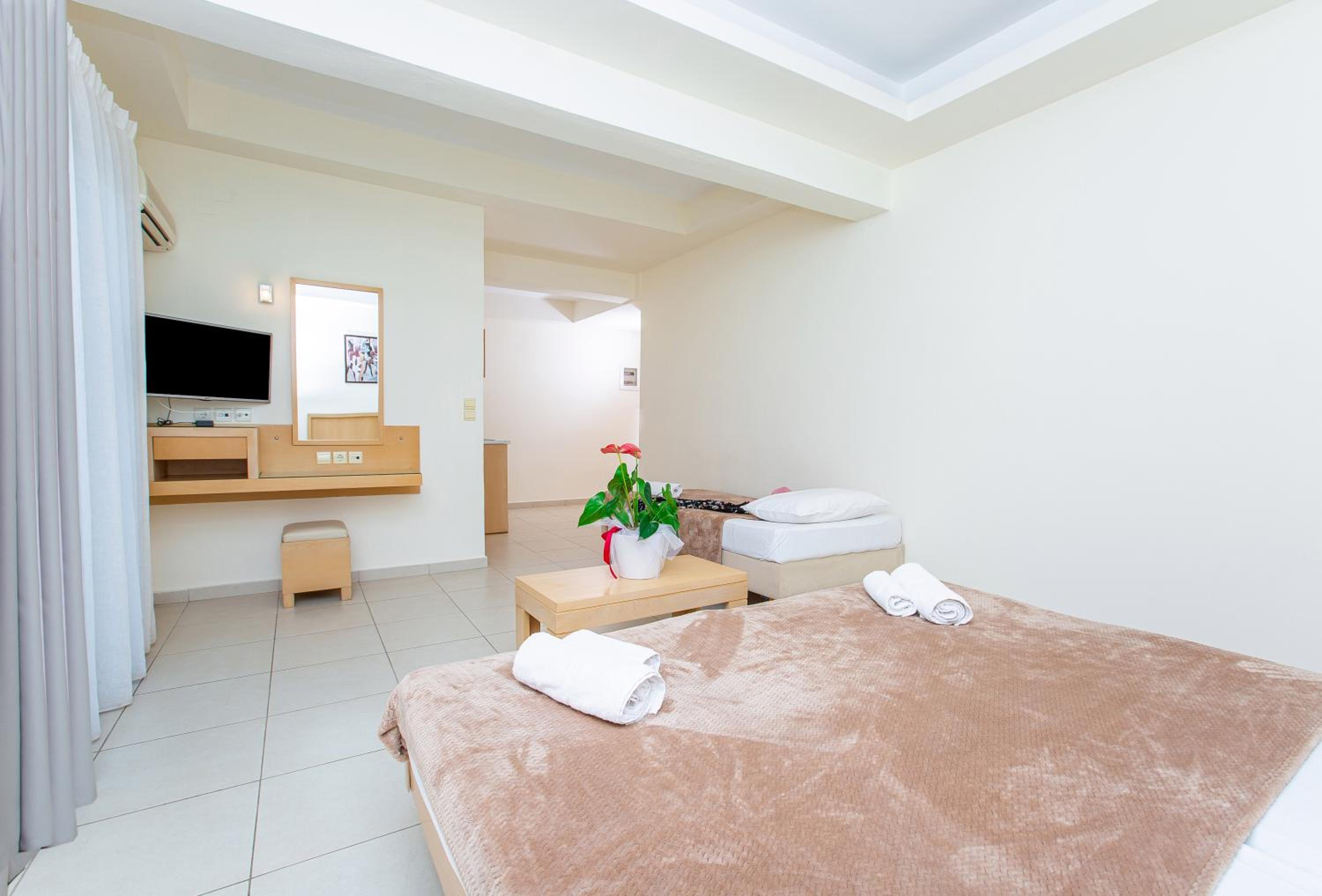  Triple Studio with Double Bed  photo 1