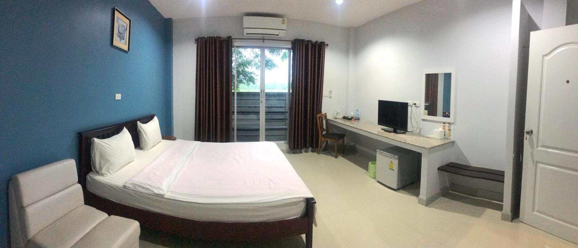 Deluxe Double Room with Balcony photo 1